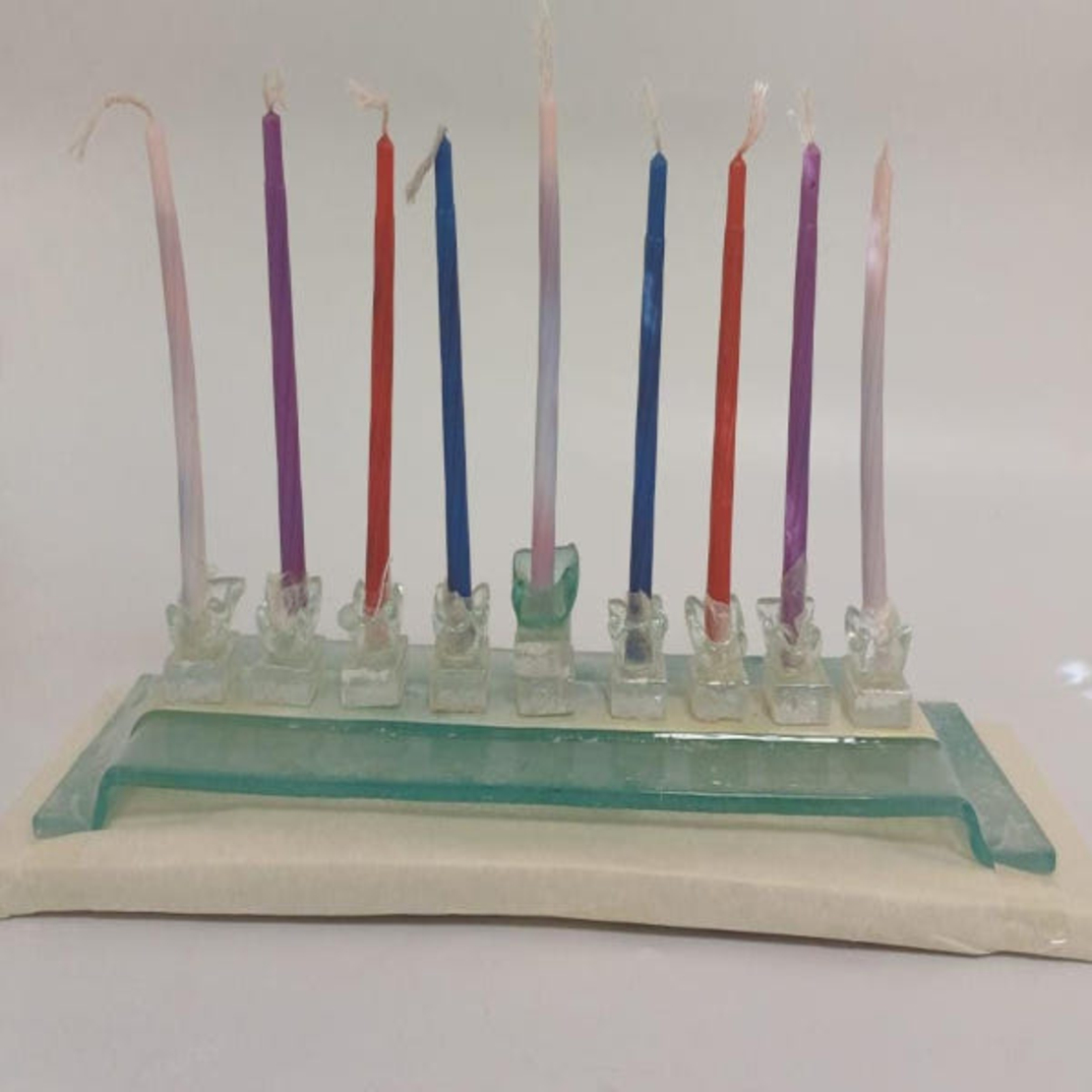 חנוכית זכוכית פיוזן כחול ים שקוף