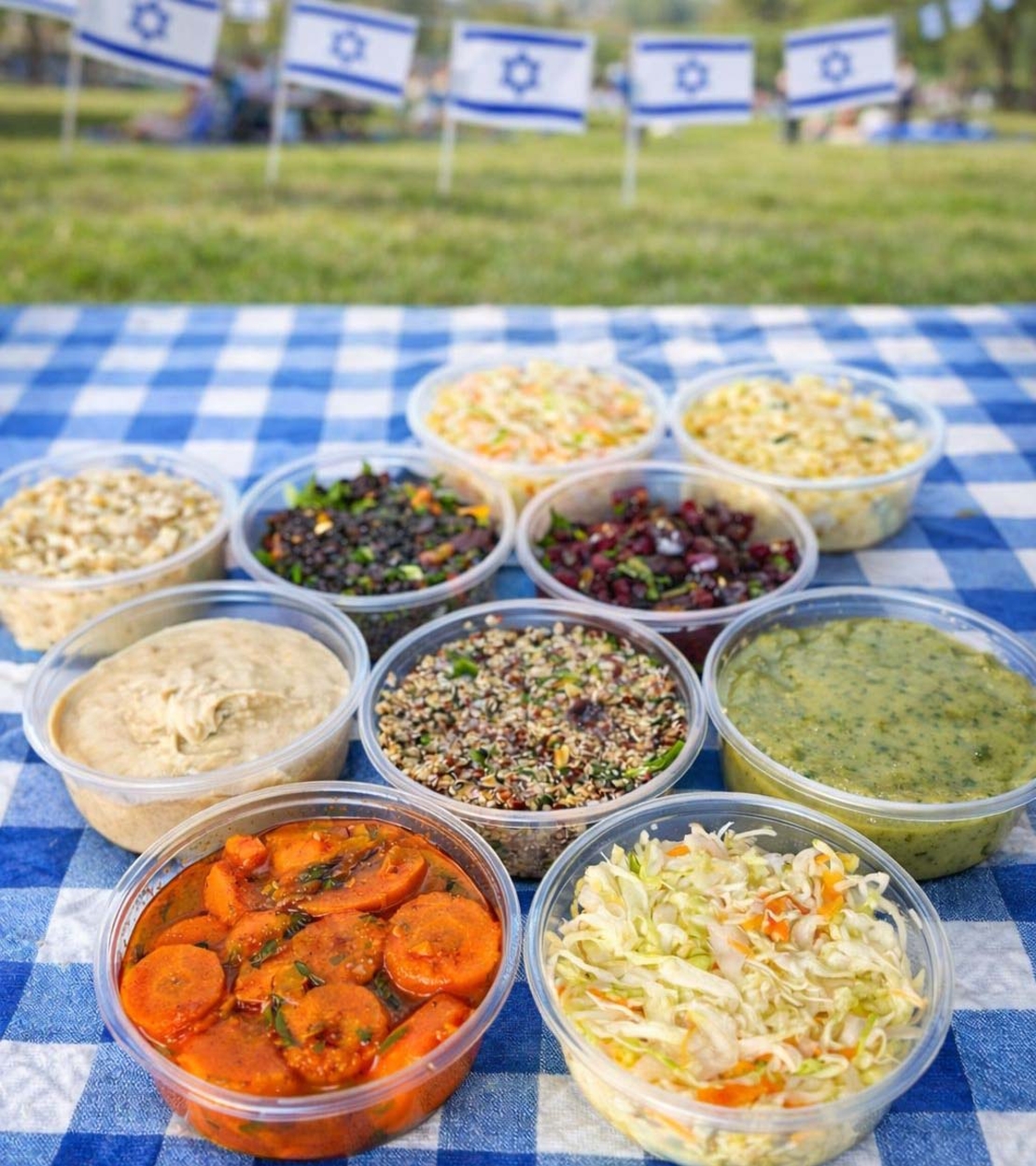 סט של עשרה סלטים קטנים (10*125 גר)