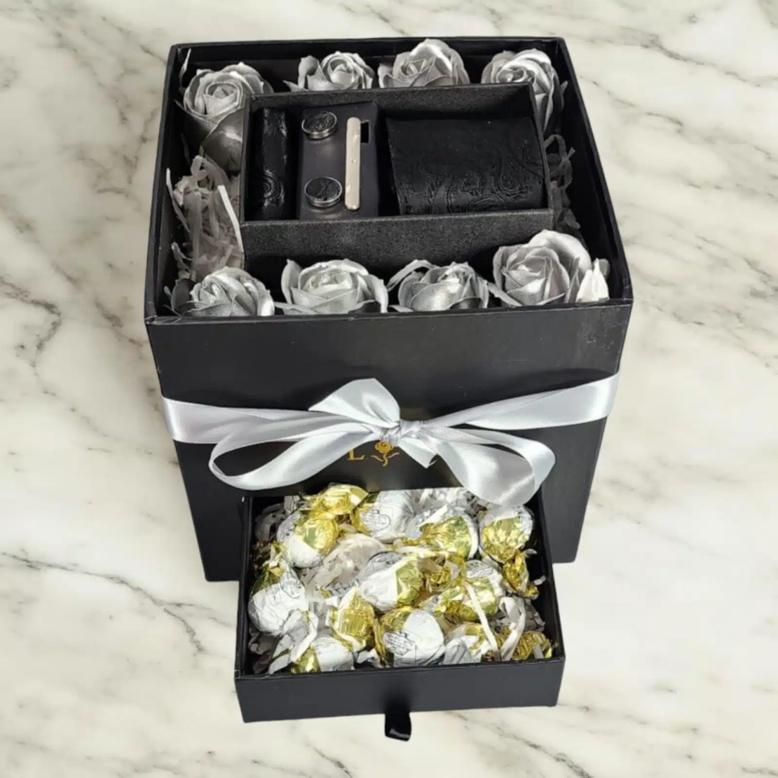 מארז מתנה לגבר עניבה וחפתים