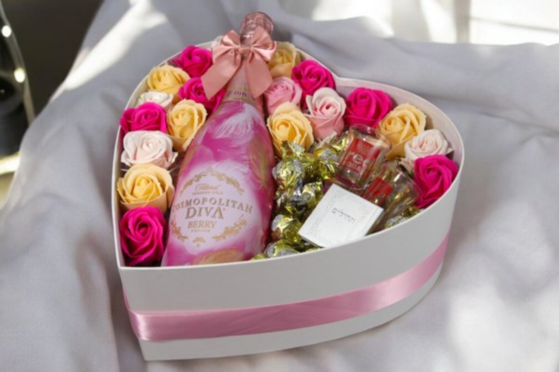 מארז פרחי סבון ושמפניה מובחרת