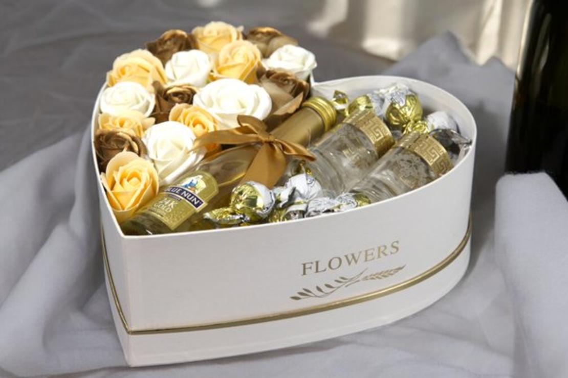 מארז מהודר של בלו נאן ופרחי סבון