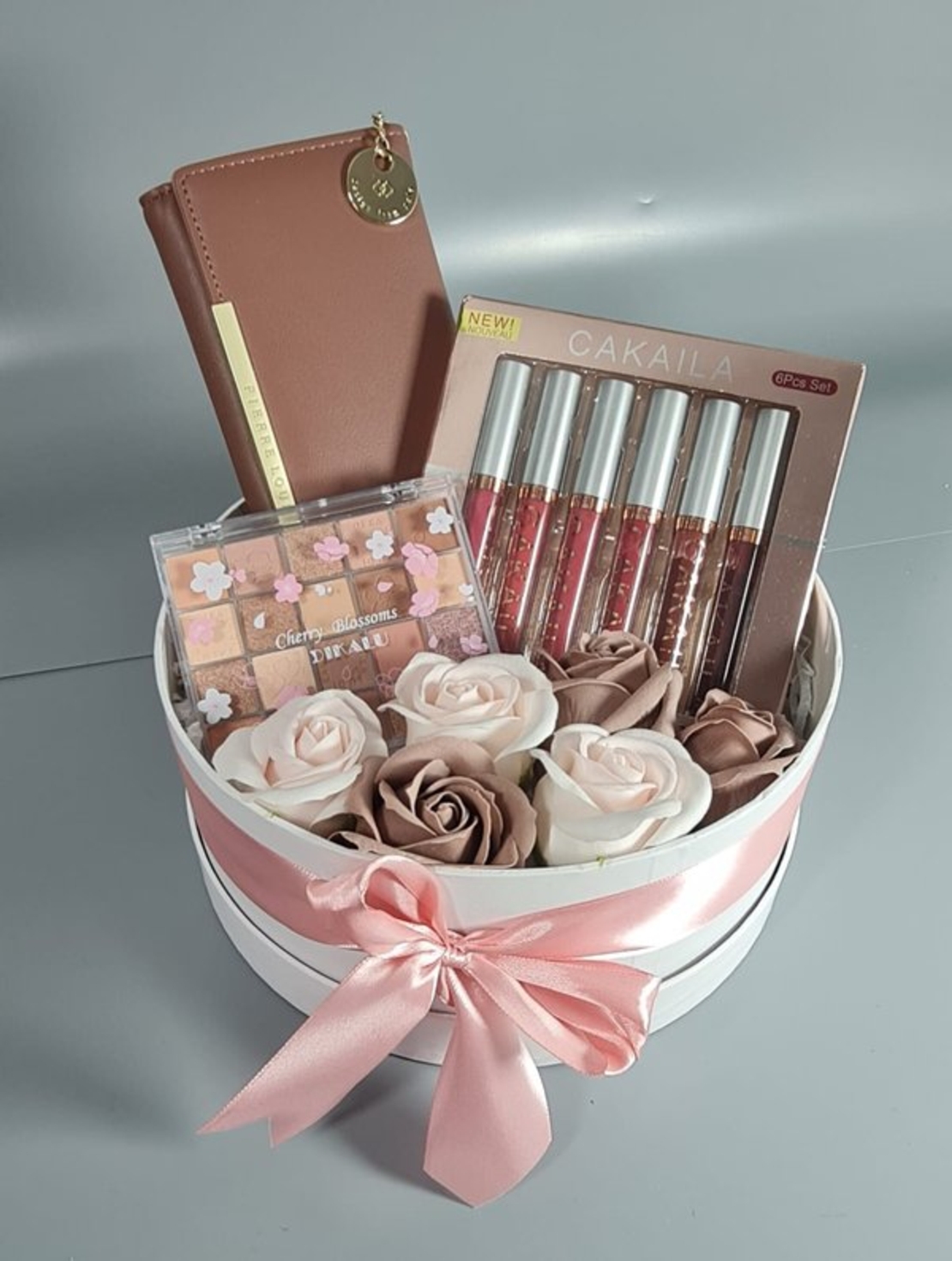 מארז פנק'אותה לאישה , ארנק ואיפור