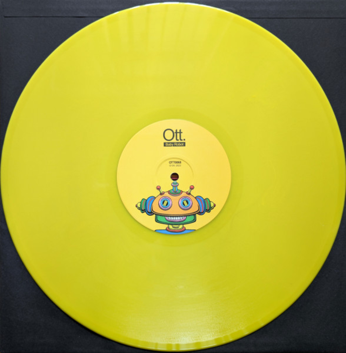 OTT– Baby Robot / Mr Balloon Hands