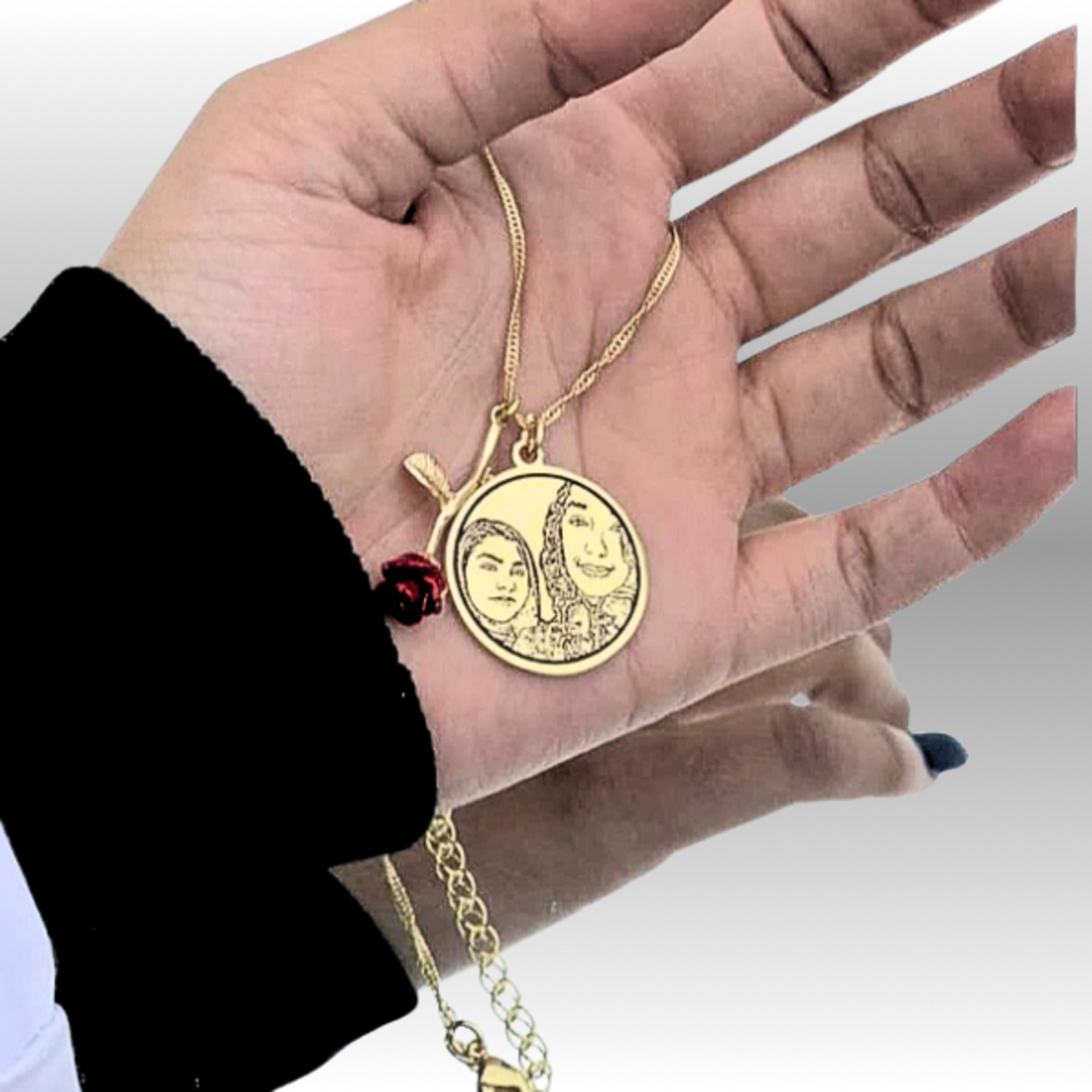שרשרת פלטה עגולה עם חריטת תמונה ותליון פרח
