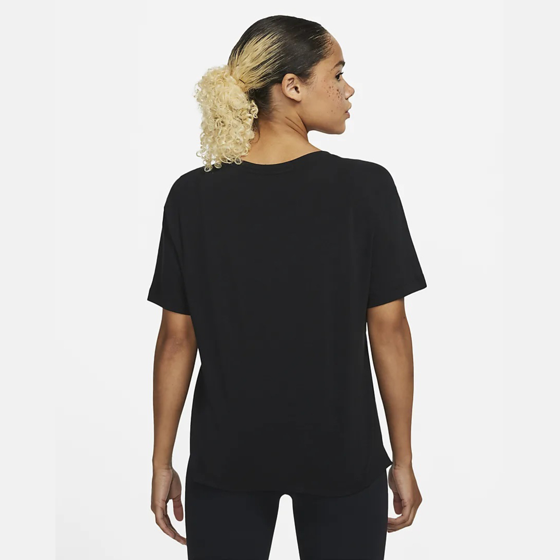 חולצת נייק לנשים | Nike Yoga Dri-FIT T-Shirt