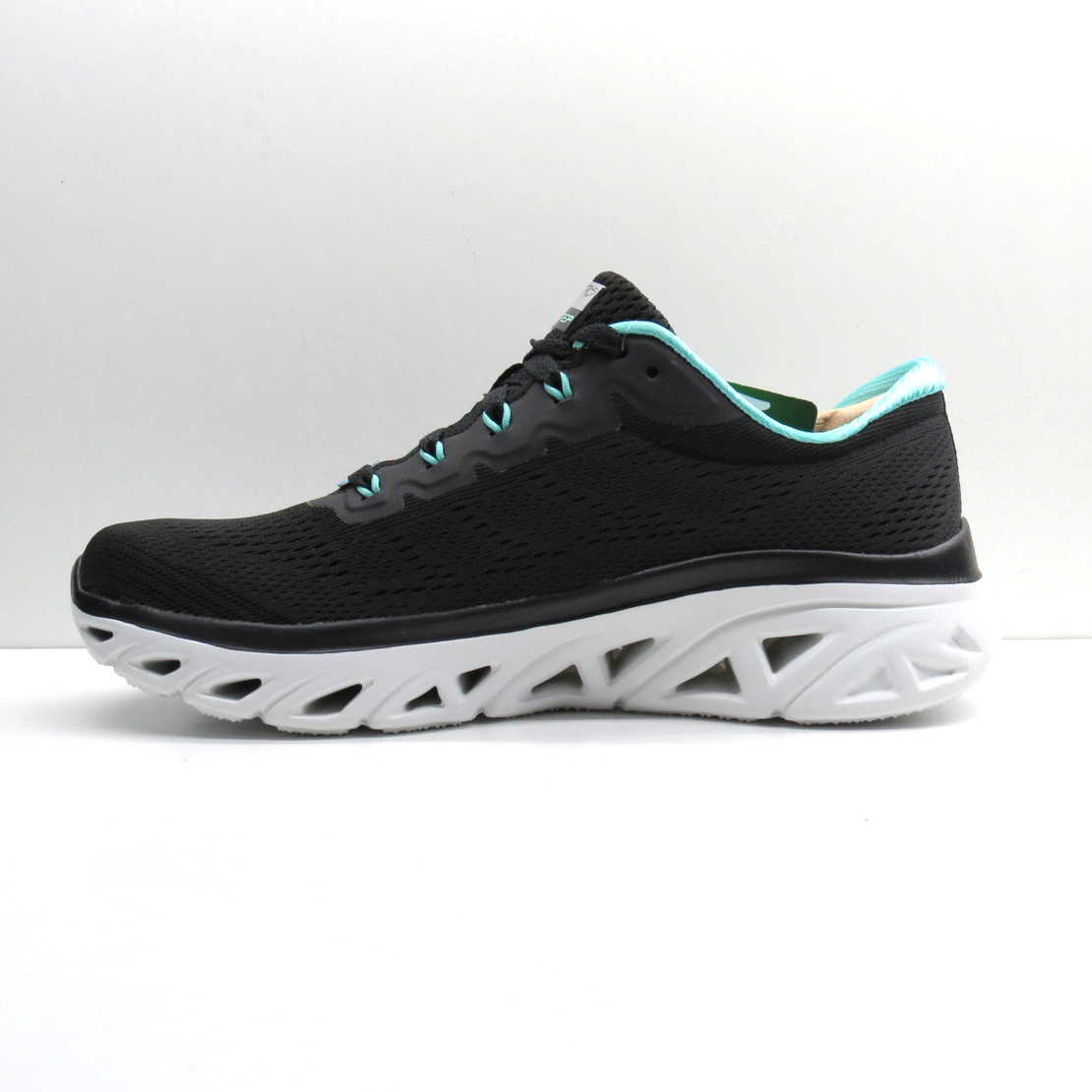 נעלי סקצ'רס לנשים ונוער | Skechers