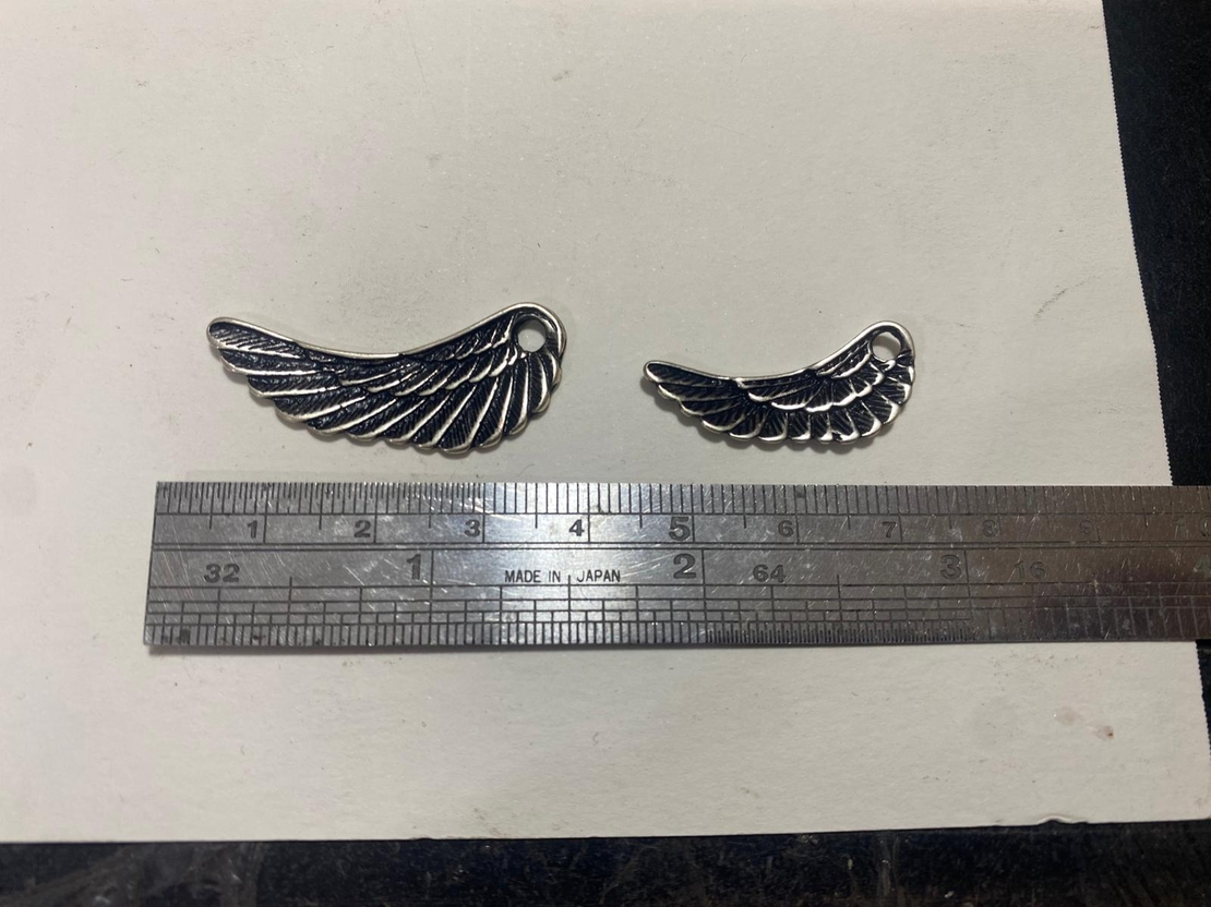 תליון כנף בציפוי כסף מושחר