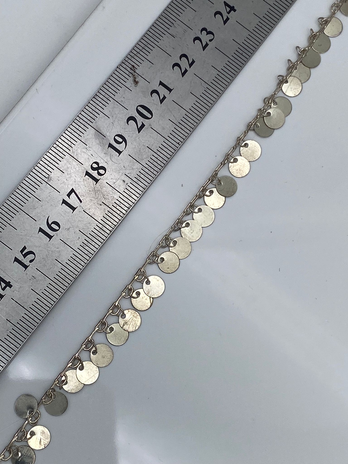 שרשרת פליז בעבודת יד עם תליוני מטבעות 2