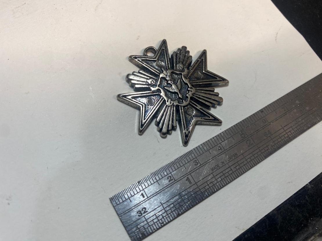 תליון עיטור צבאי בציפוי כסף או פליז מושחר (38)