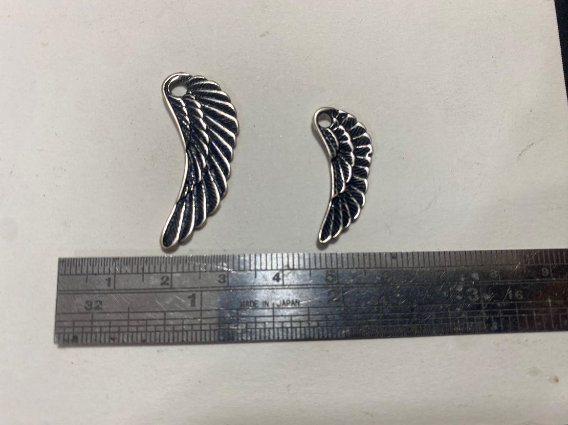 תליון כנף בציפוי כסף מושחר