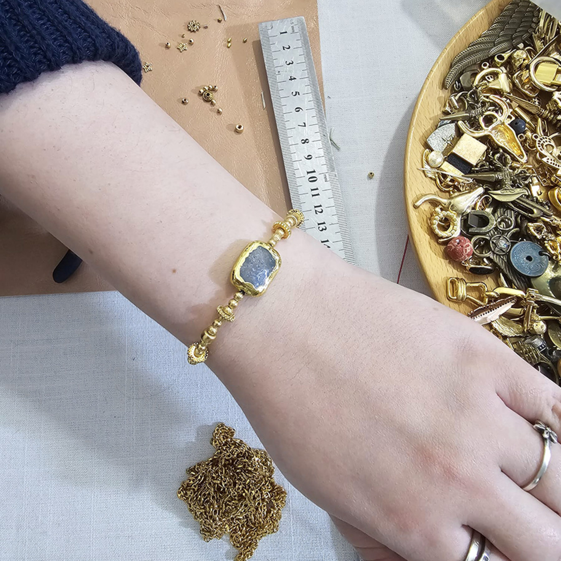 סדנה ליצירת תכשיט והרחבת ההתבוננות על עולם היצירה - 15/5/26