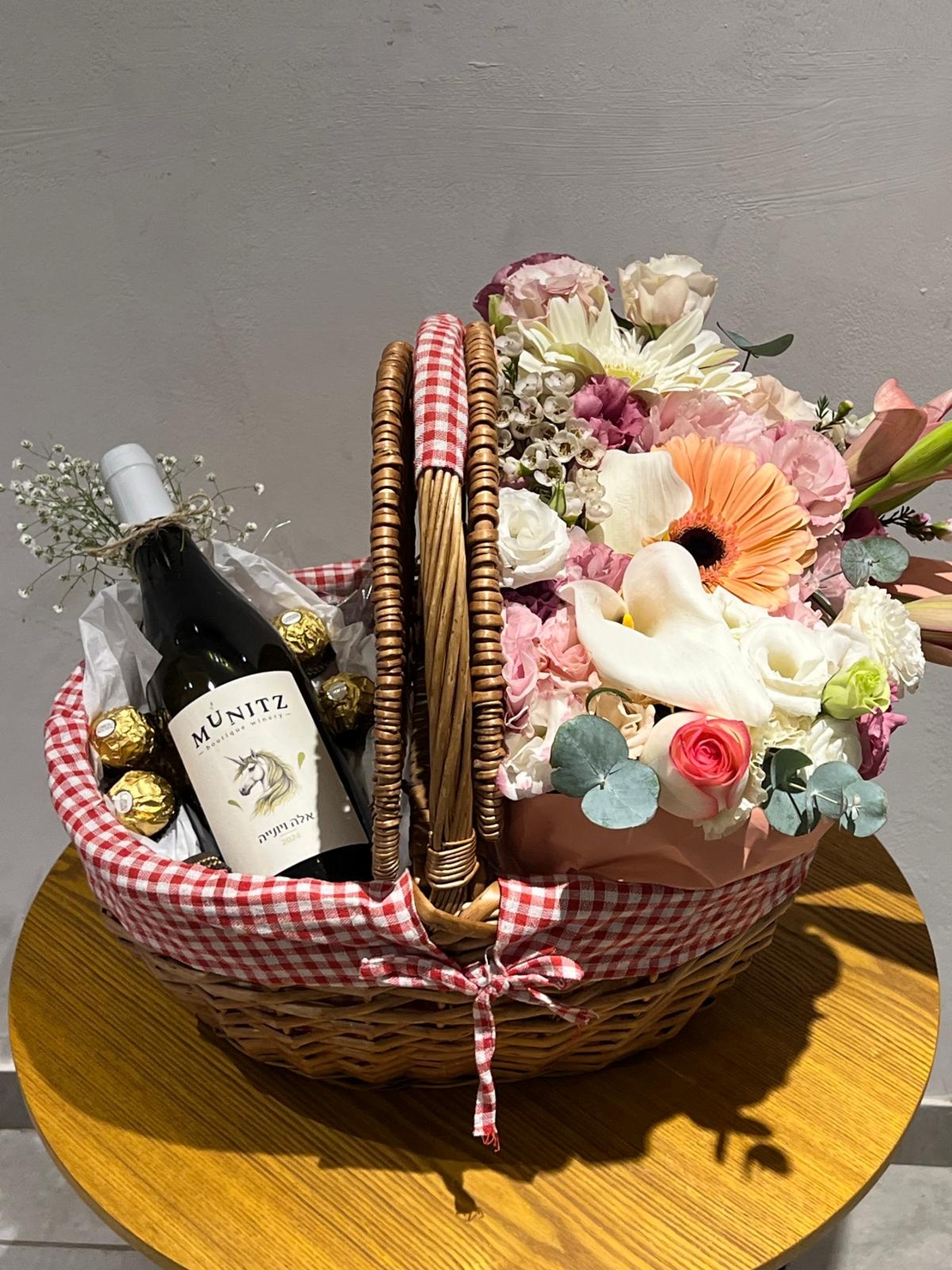 מארז מתנה פרימיום (כולל יין)