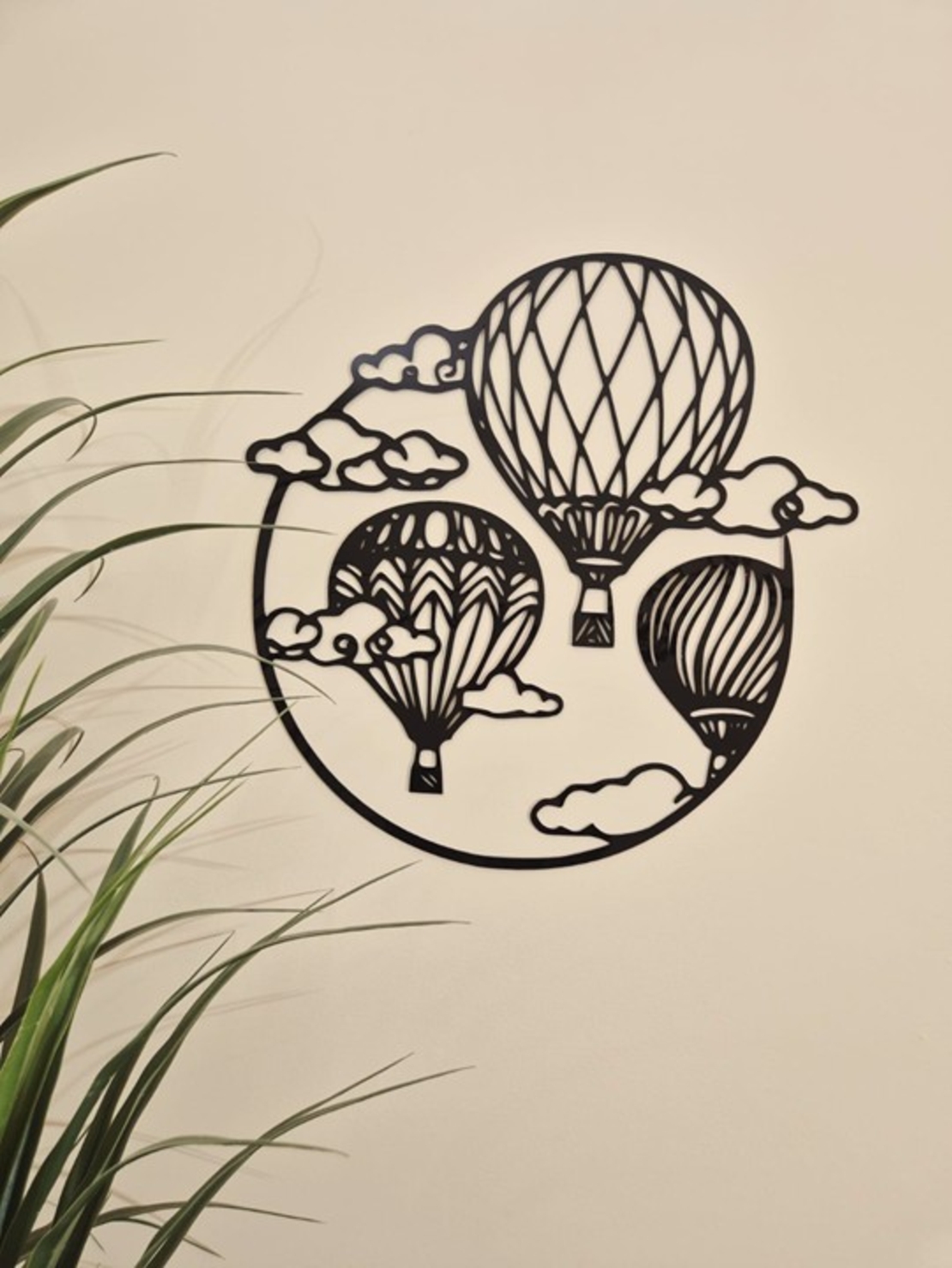 منطاد عبر الغيوم