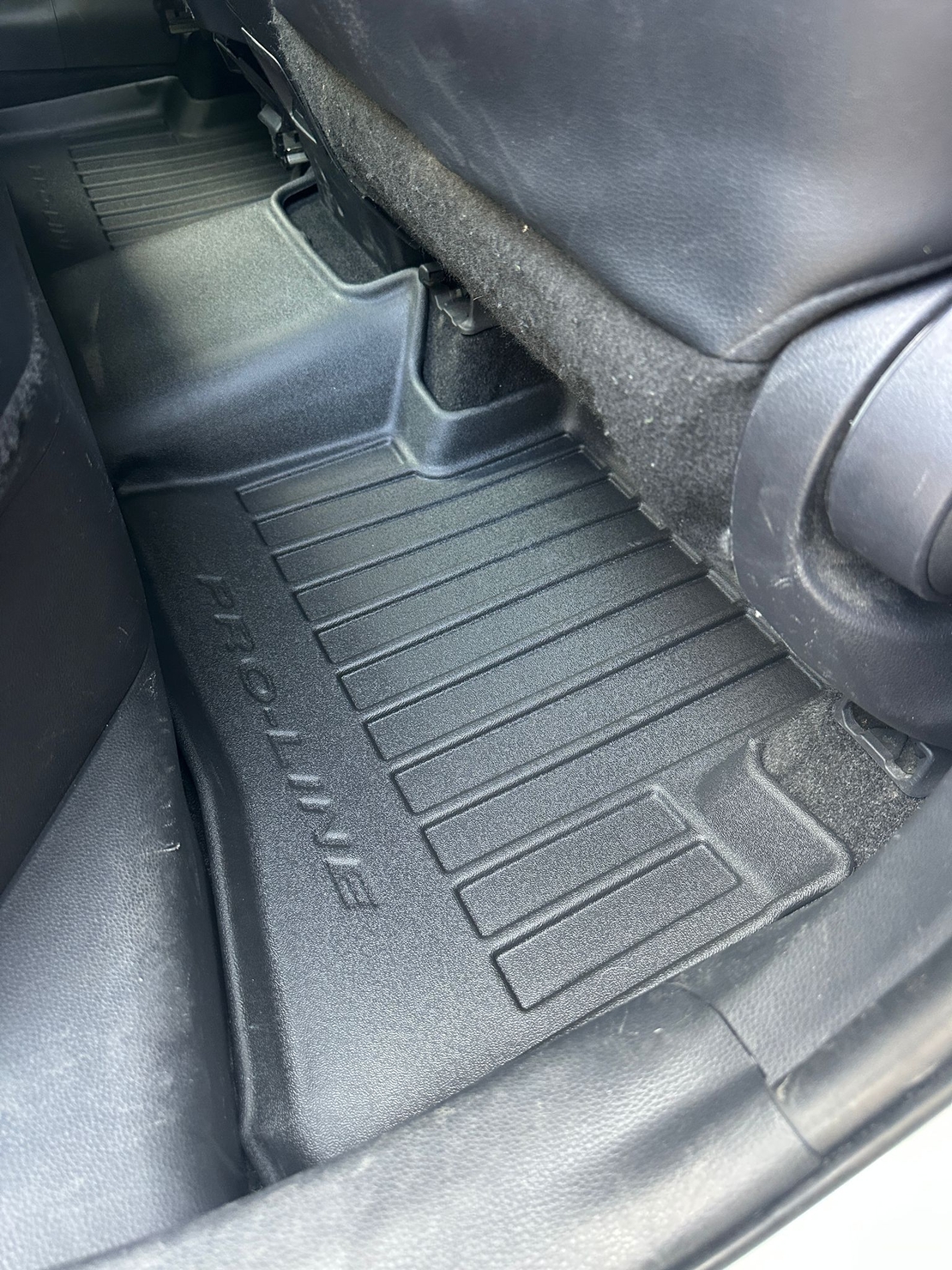 שטיחי 3D לטויוטה יאריס קרוס 2021 ומעלה Proline