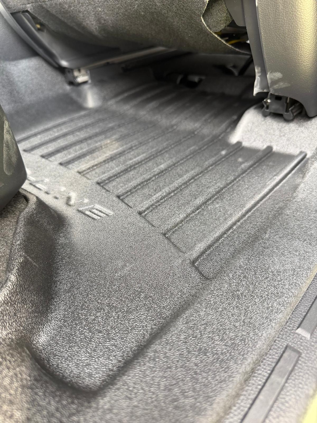 שטיחי 3D לטויוטה לנד קרוזר 2025 ומעלה (4 חלקים) Proline