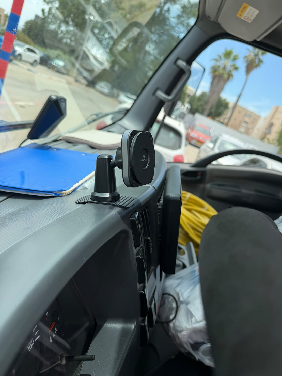 מעמד מגנטי מחוזק MagSafe לטנדרים, משאיות ורכבי עבודה MIRACASE