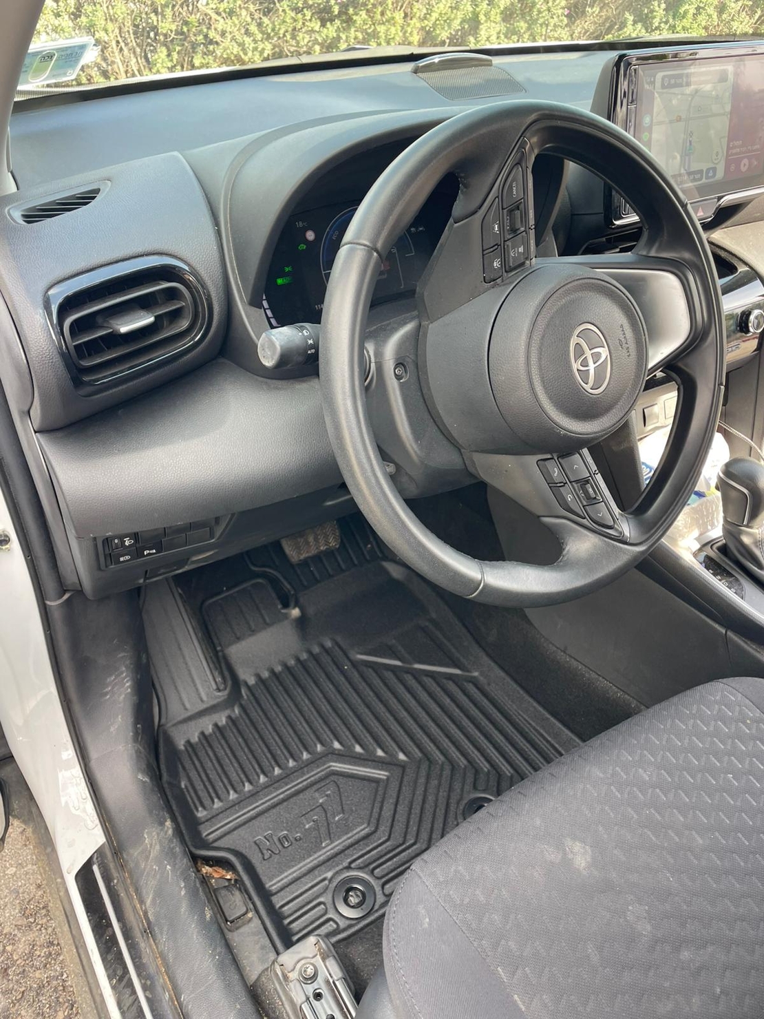 שטיחי 3D לטויוטה יאריס 2020 ומעלה NO77