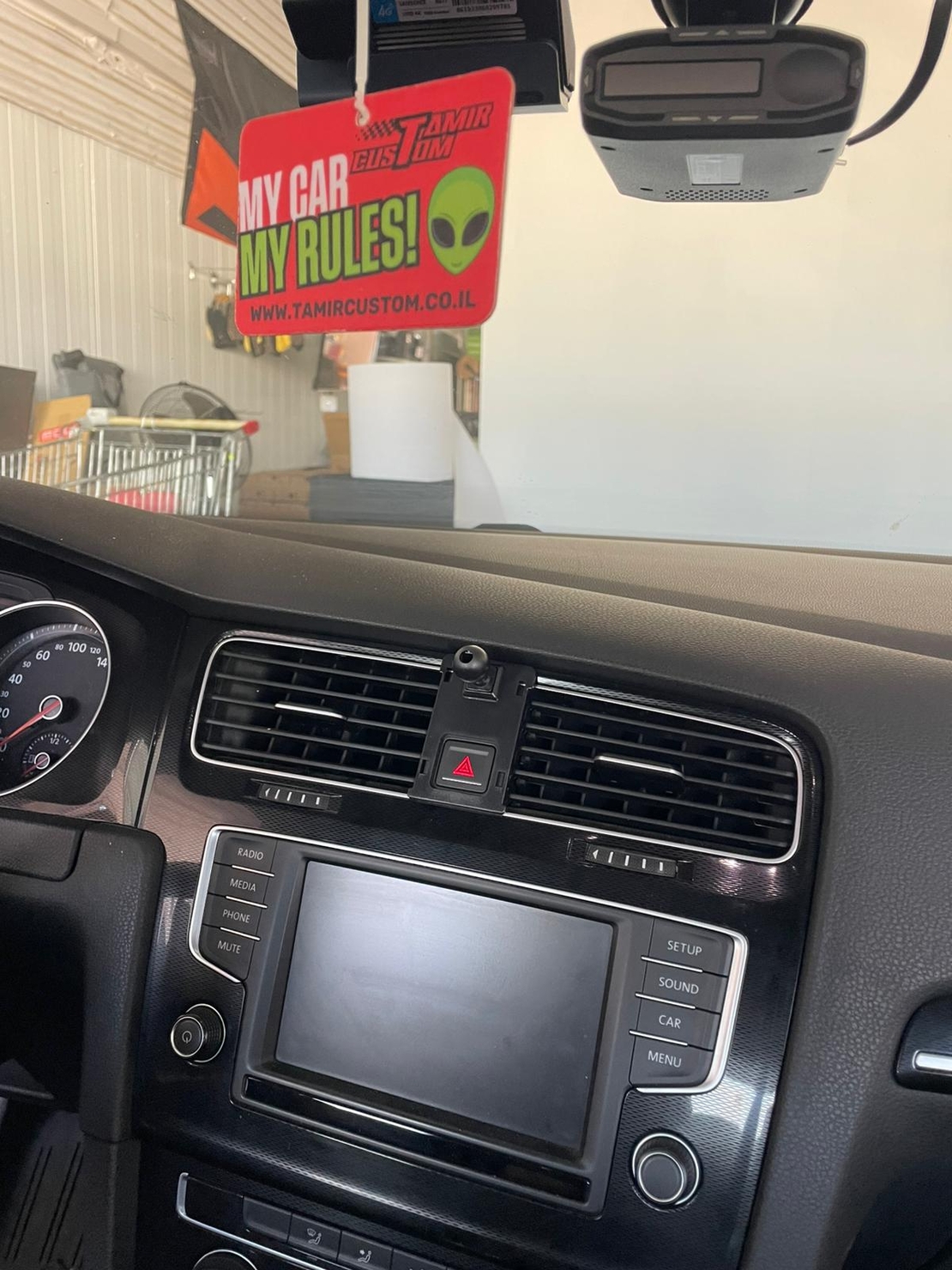 מעמד לטלפון תואם מקור לפולקסווגן גולף MK7 2013-2020