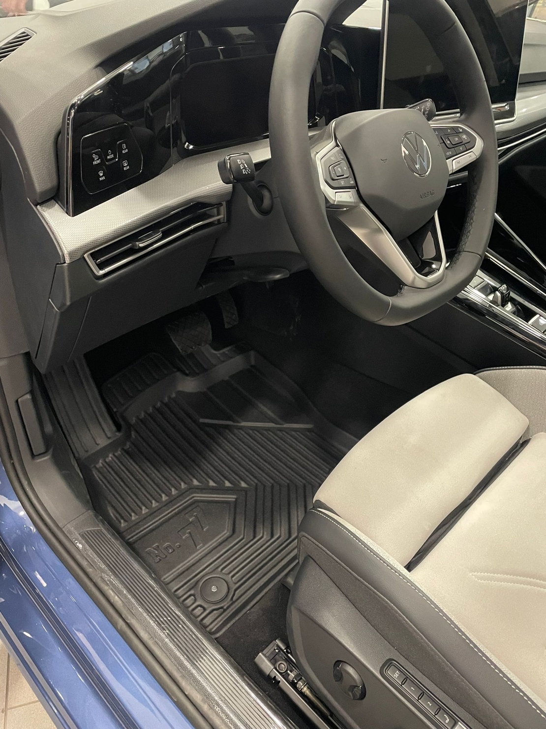 שטיחי 3D לפולקסווגן גולף GTI MK8 2021 ומעלה NO77