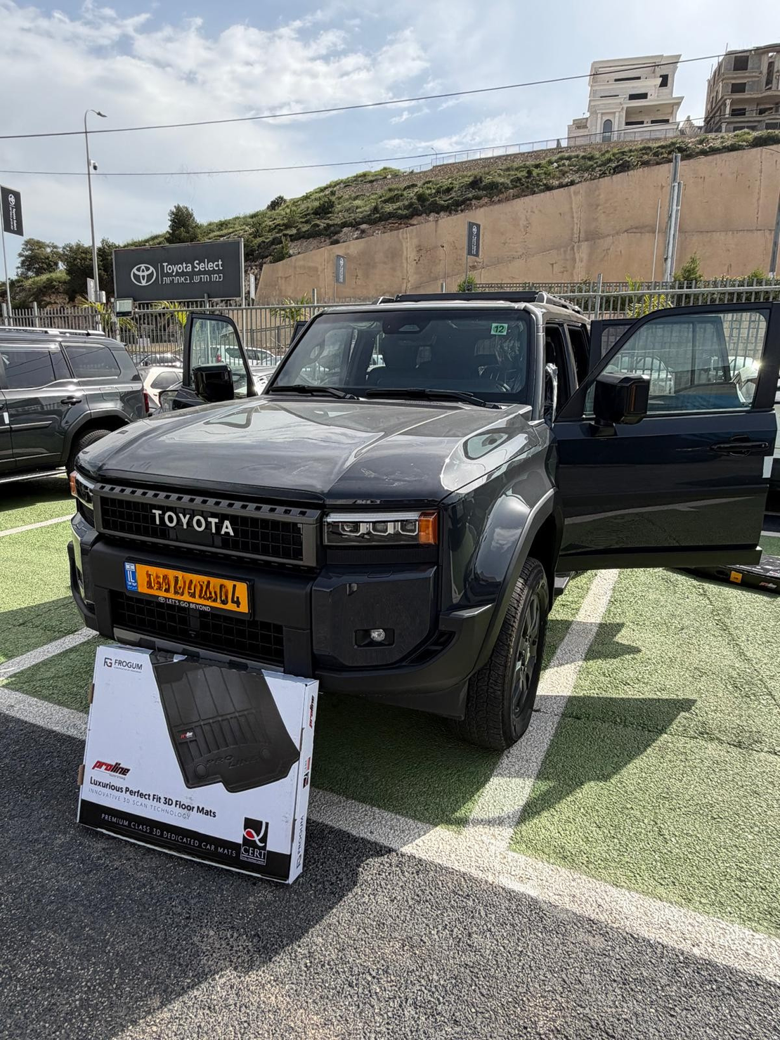 שטיחי 3D לטויוטה לנד קרוזר 2025 ומעלה (4 חלקים) Proline