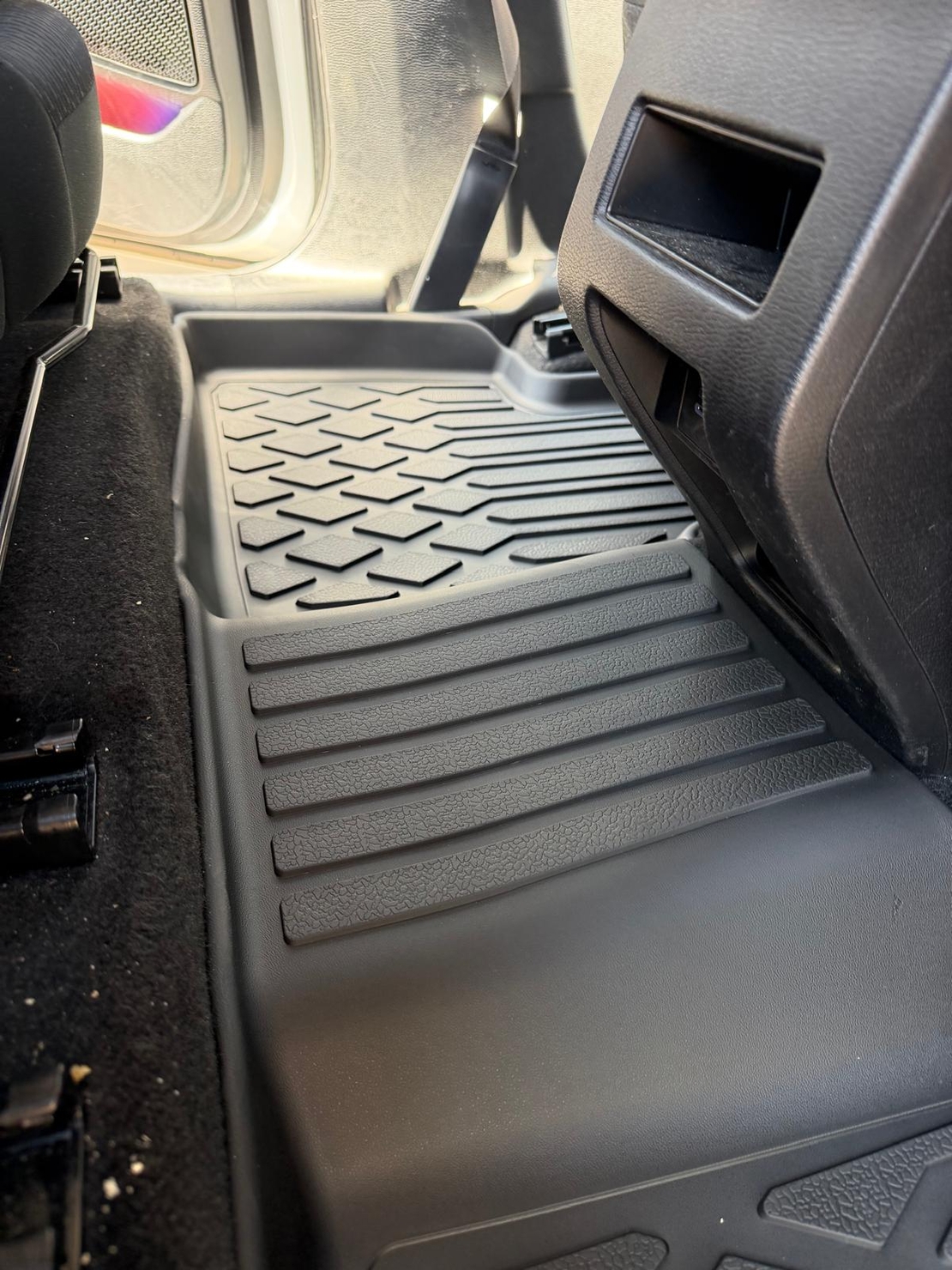 שטיחי 3D למיצובישי אאוטלנדר 2022 ומעלה (3 שורות)