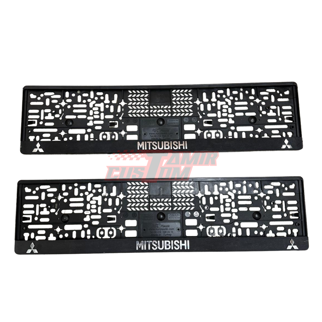 זוג מסגרות ללוחית רישוי עם סמל מיצובישי