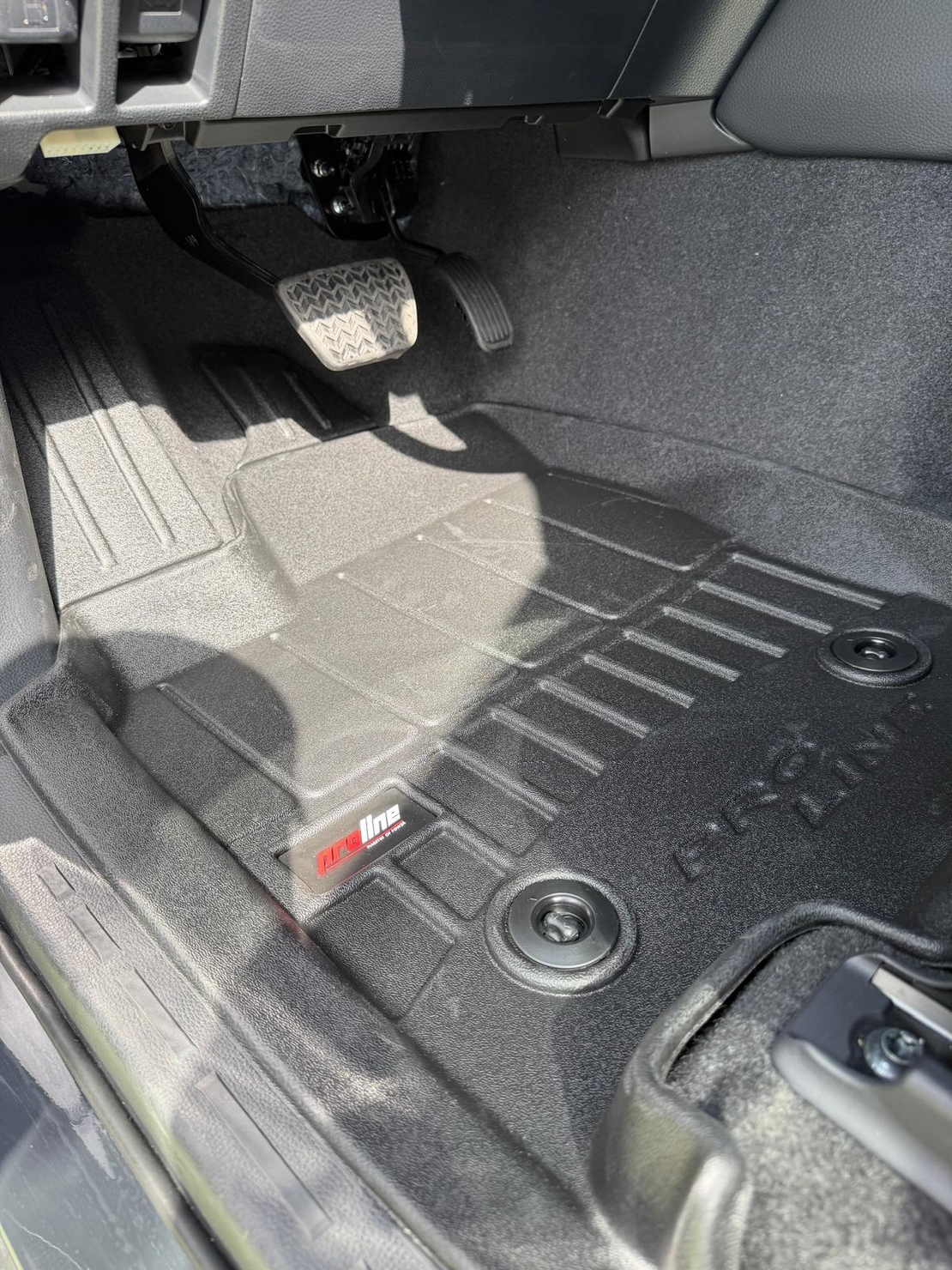 שטיחי 3D לטויוטה לנד קרוזר 2025 ומעלה (4 חלקים) Proline