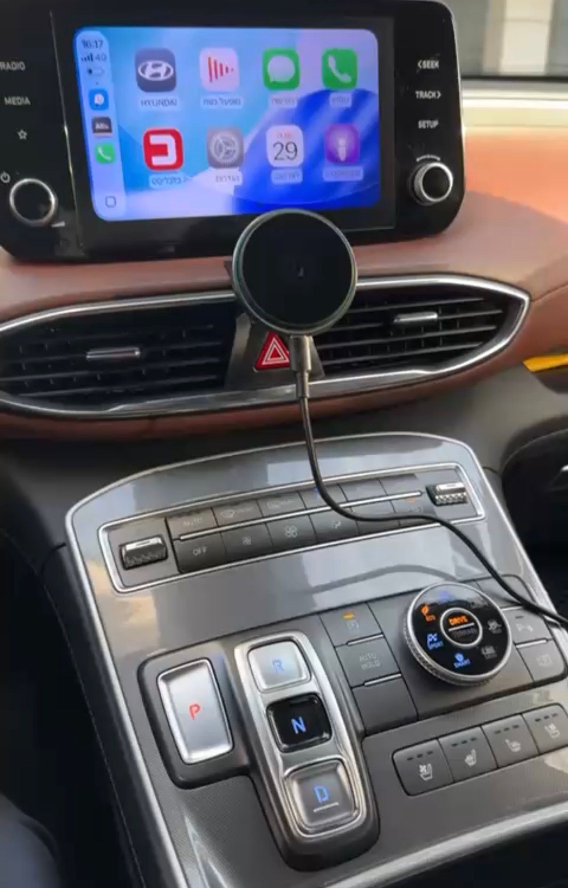 מעמד לטלפון תואם מקור ליונדאי סנטה פה 2018-2024