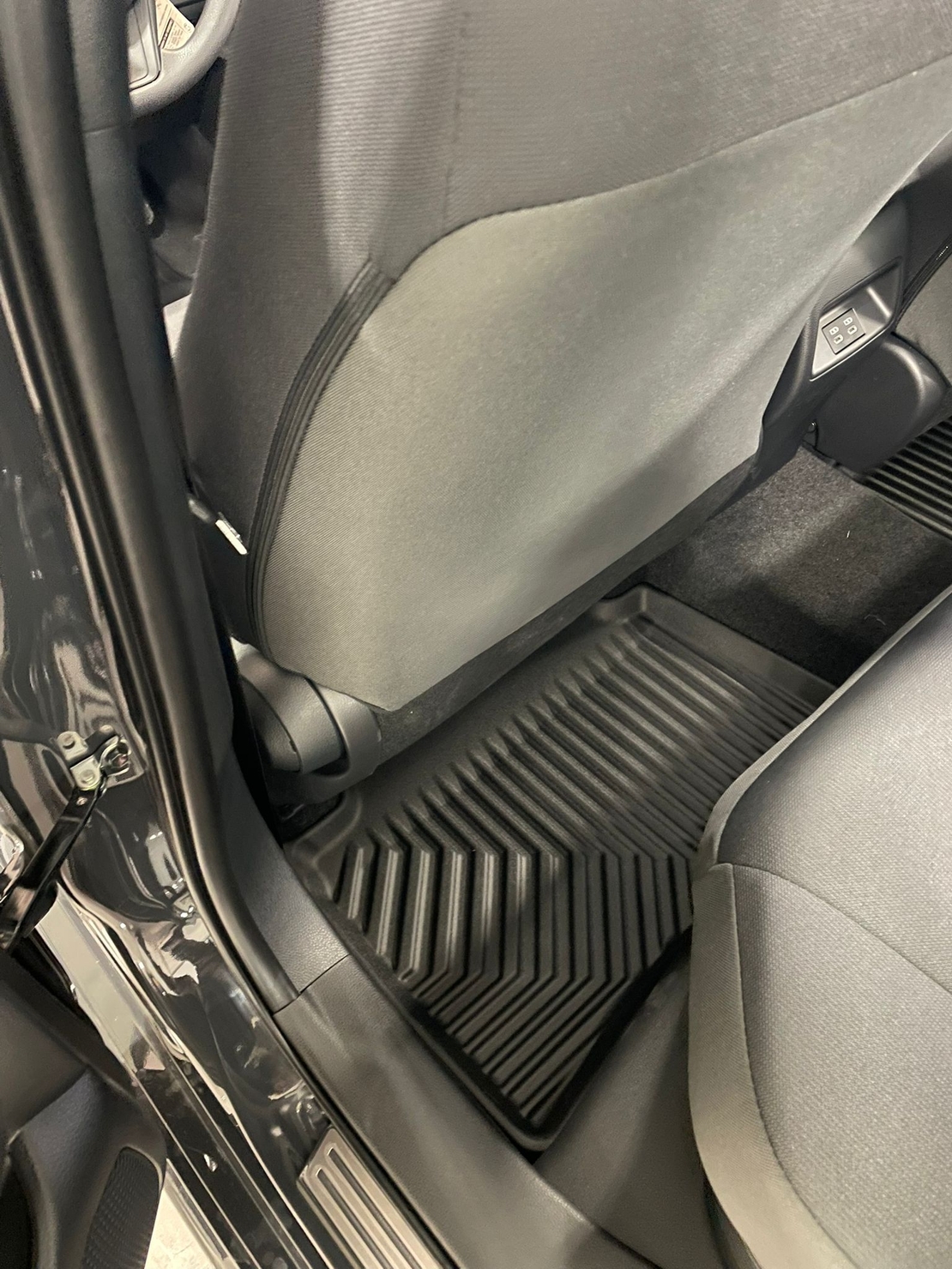 שטיחי 3D לטויוטה קורולה 2025 ומעלה NO77