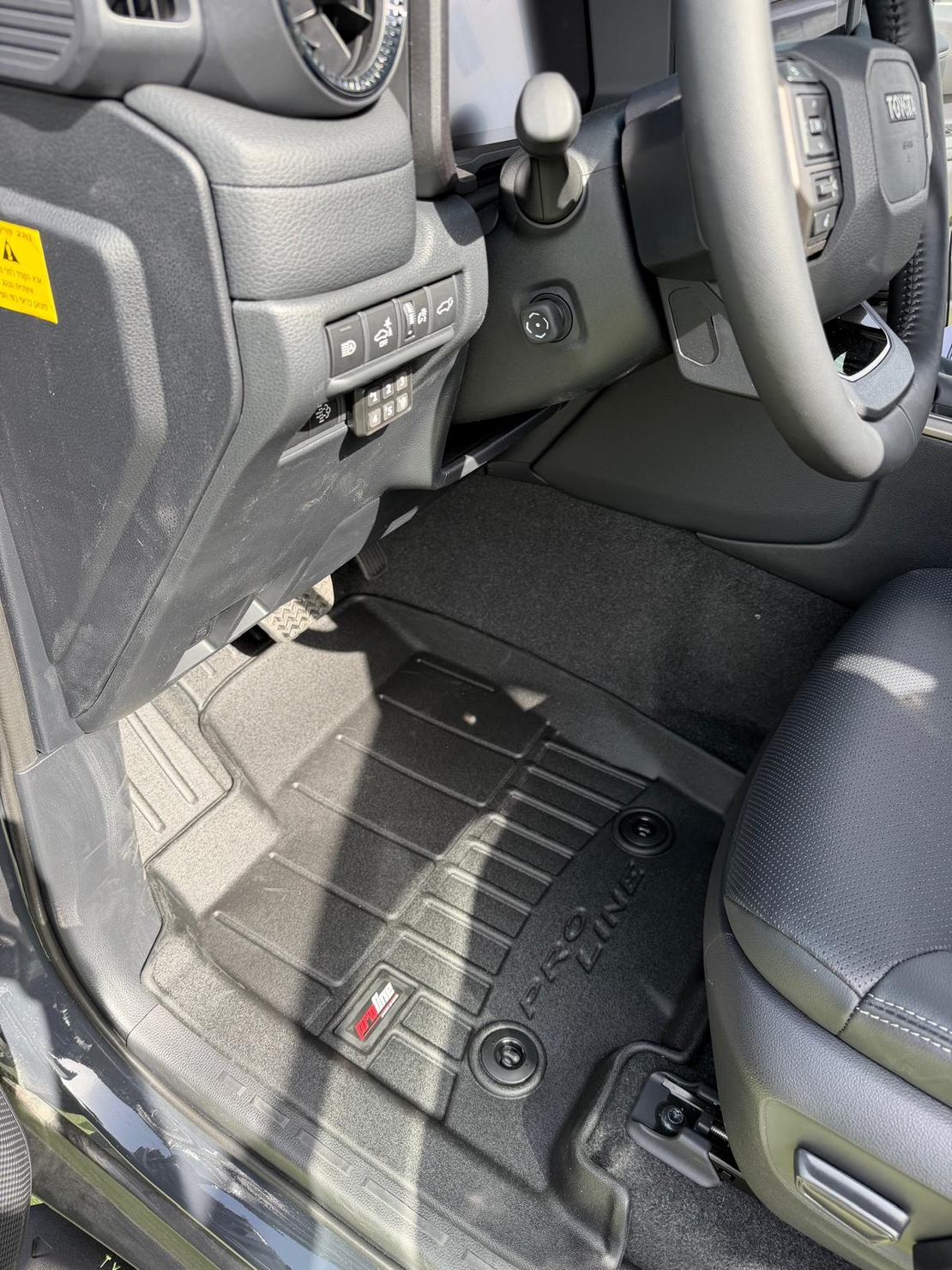 שטיחי 3D לטויוטה לנד קרוזר 2025 ומעלה (4 חלקים) Proline