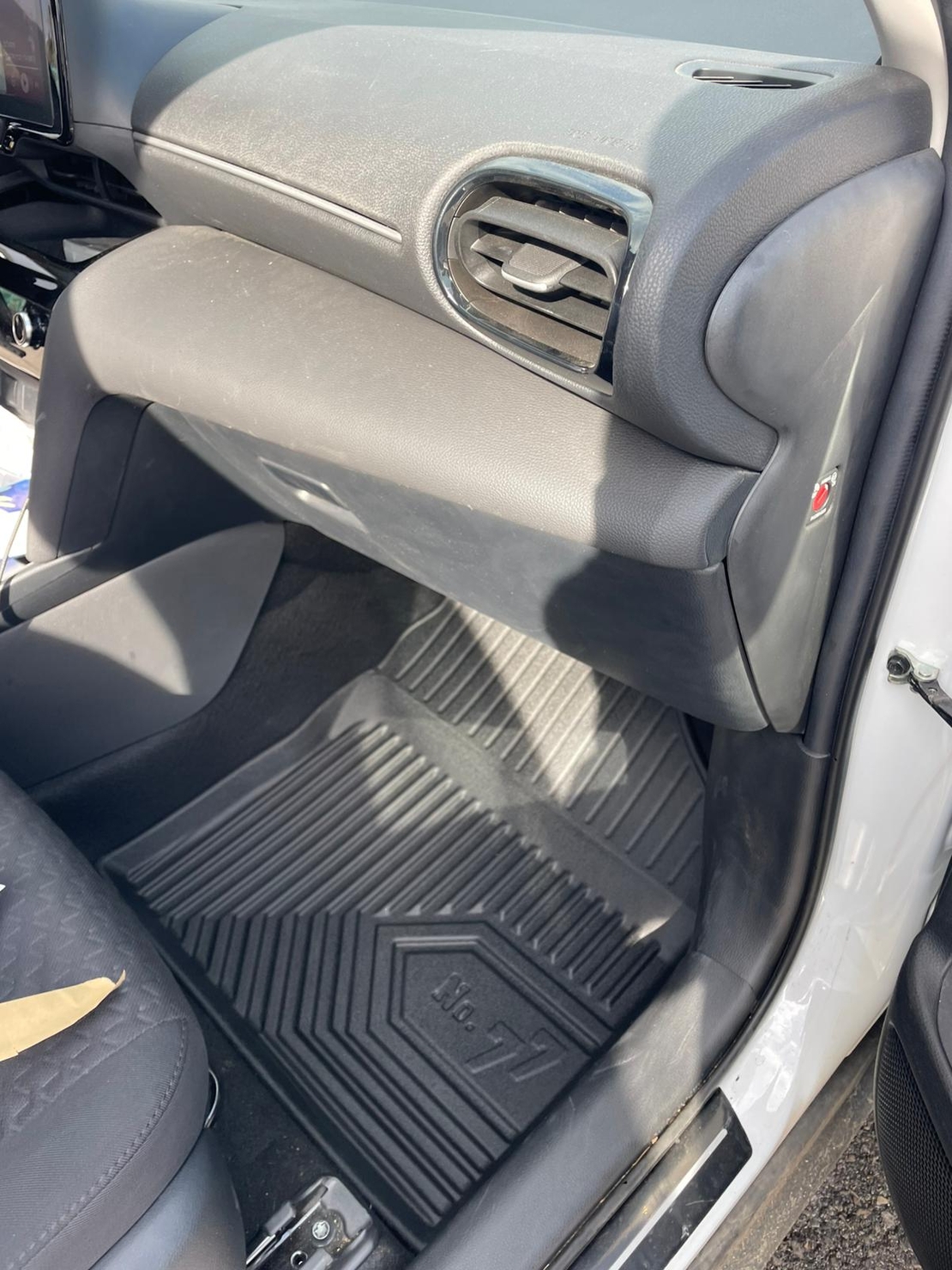 שטיחי 3D לטויוטה יאריס 2020 ומעלה NO77