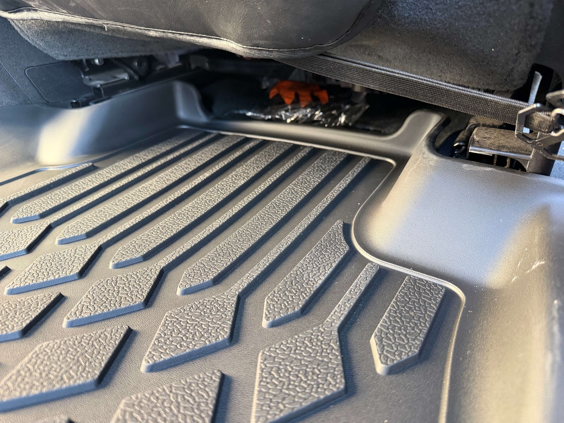 שטיחי 3D לשברולט סילברדו חשמלית 2024 ומעלה