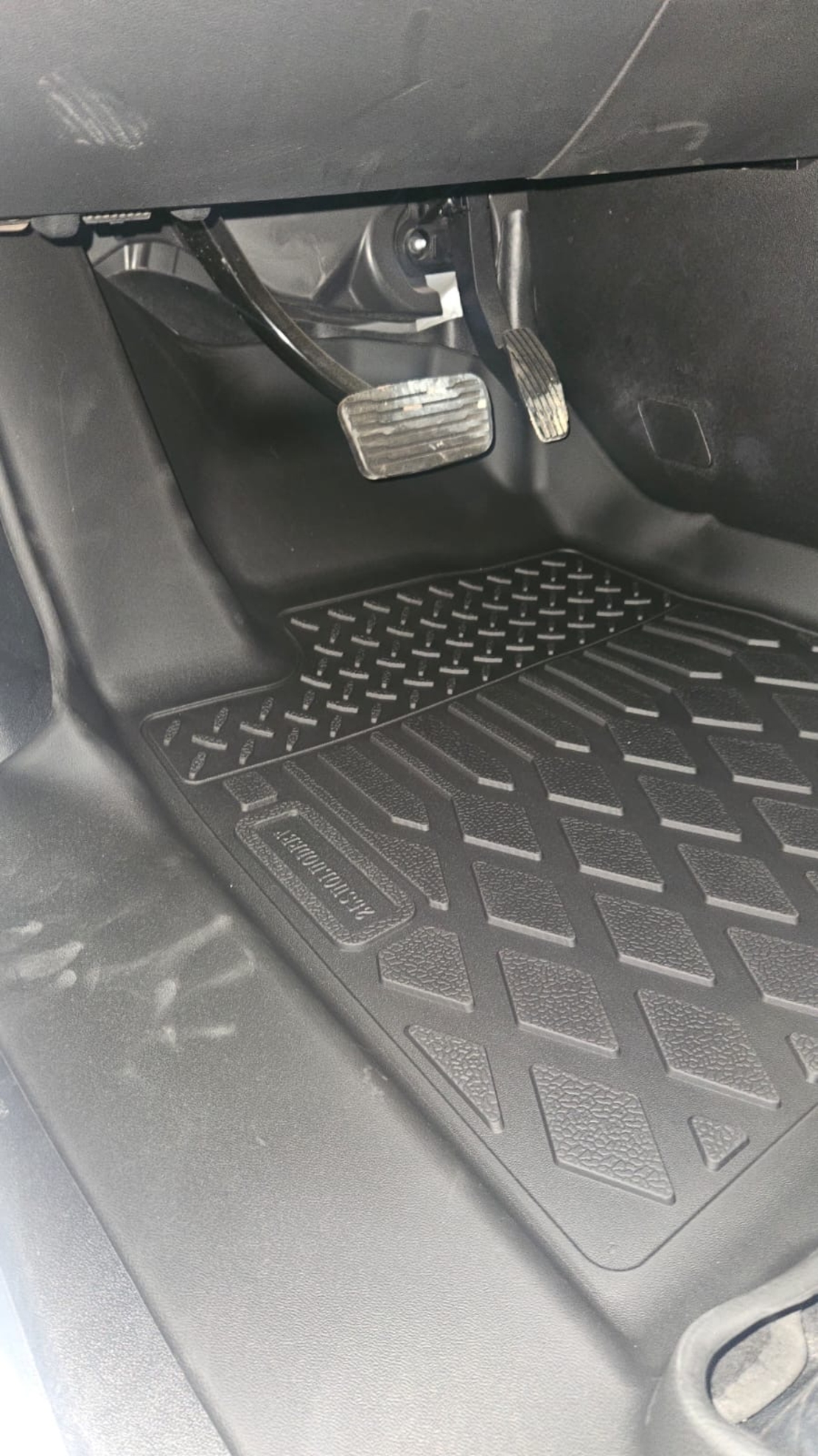 שטיחי 3D לשברולט סילברדו חשמלית 2024 ומעלה