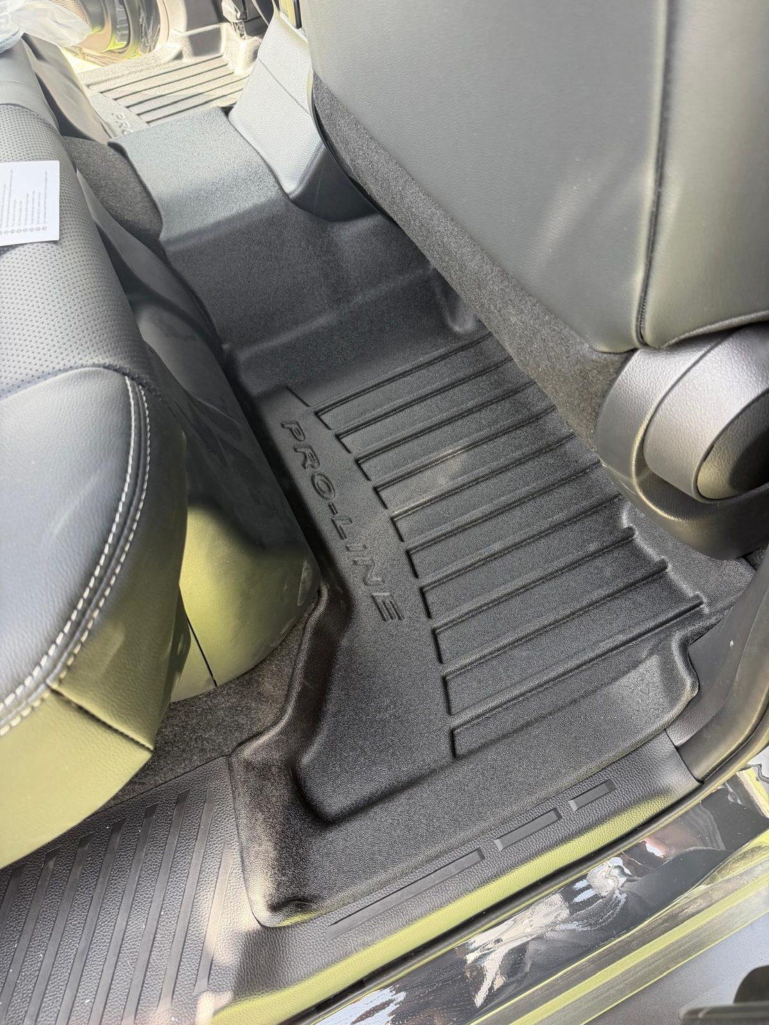 שטיחי 3D לטויוטה לנד קרוזר 2025 ומעלה (3 חלקים) Proline