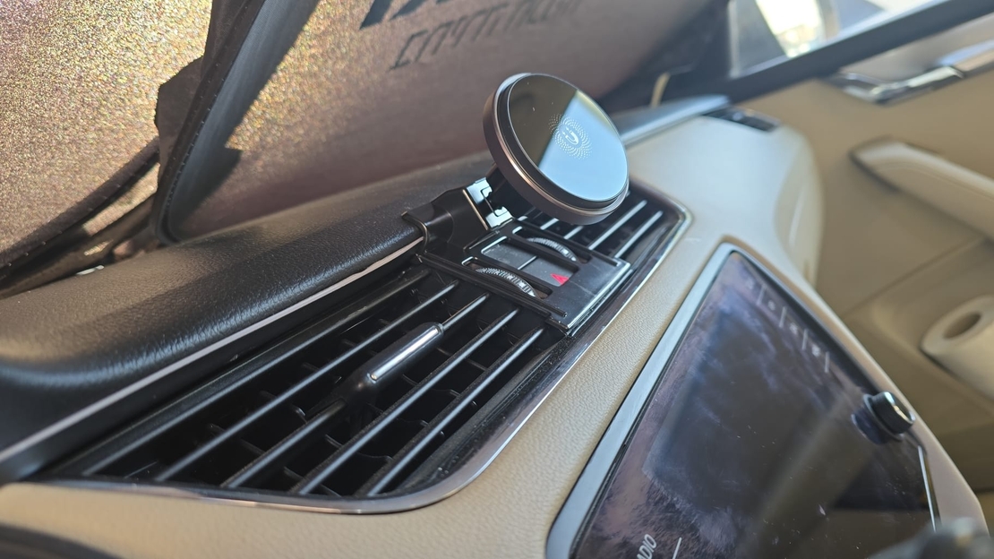 מעמד לטלפון תואם מקור לסקודה אוקטביה 2013-2020