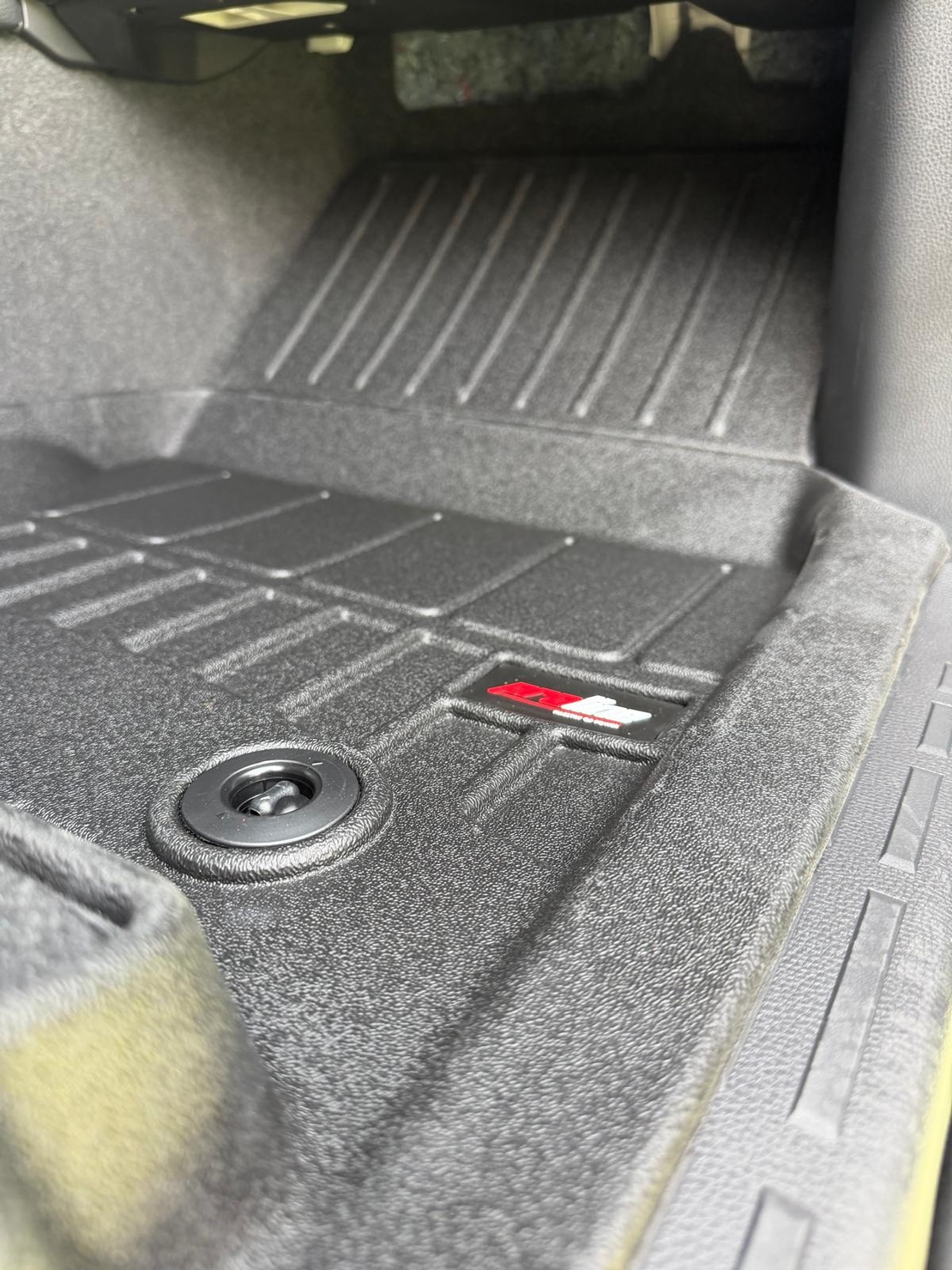 שטיחי 3D לטויוטה לנד קרוזר 2025 ומעלה (4 חלקים) Proline