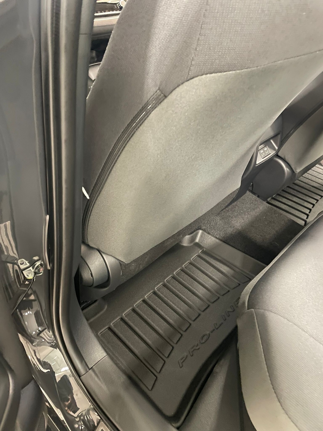 שטיחי 3D לטויוטה קורולה 2025 ומעלה Proline