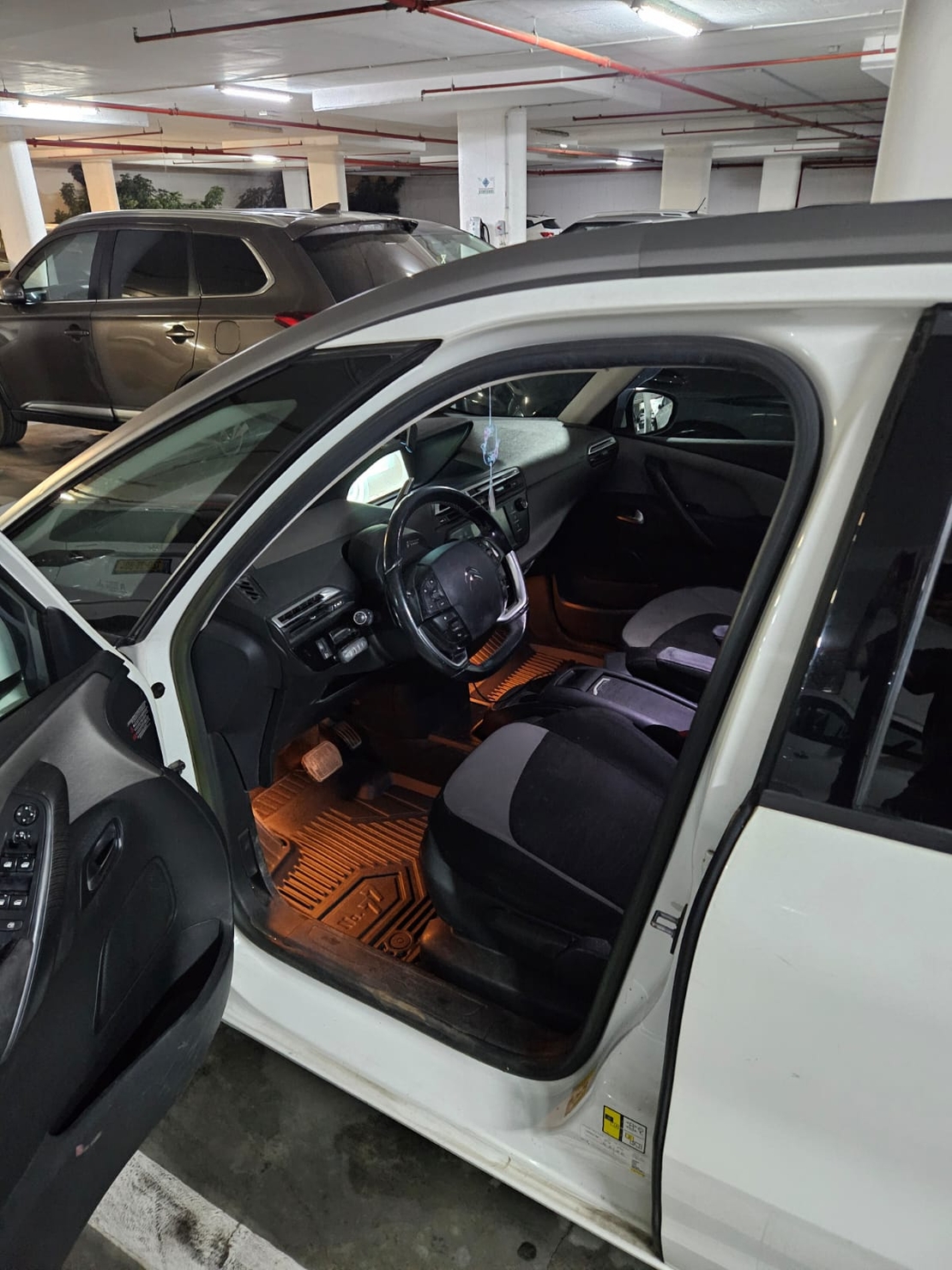 שטיחי 3D לסיטרואן C4 גרנד פיקאסו / ספייסטורר 2013 ומעלה NO77