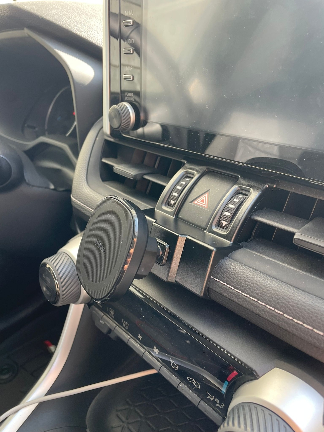 מעמד לטלפון תואם מקור לטויוטה ראב 4 2019-2025