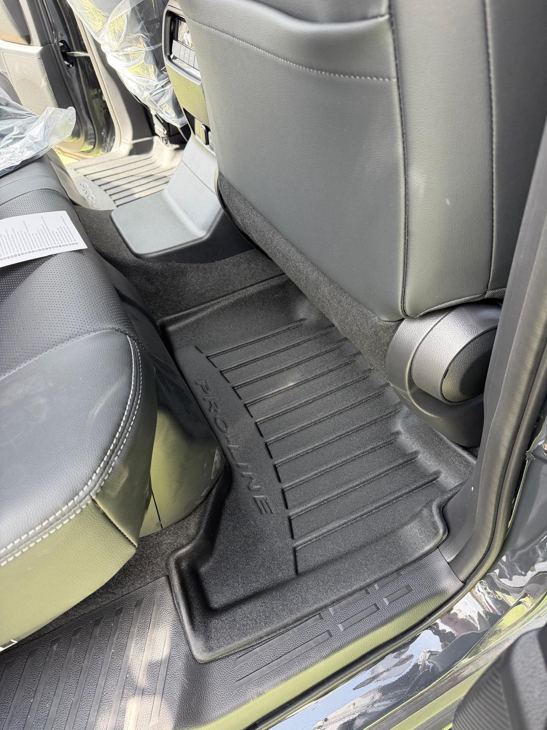 שטיחי 3D לטויוטה לנד קרוזר 2025 ומעלה (4 חלקים) Proline