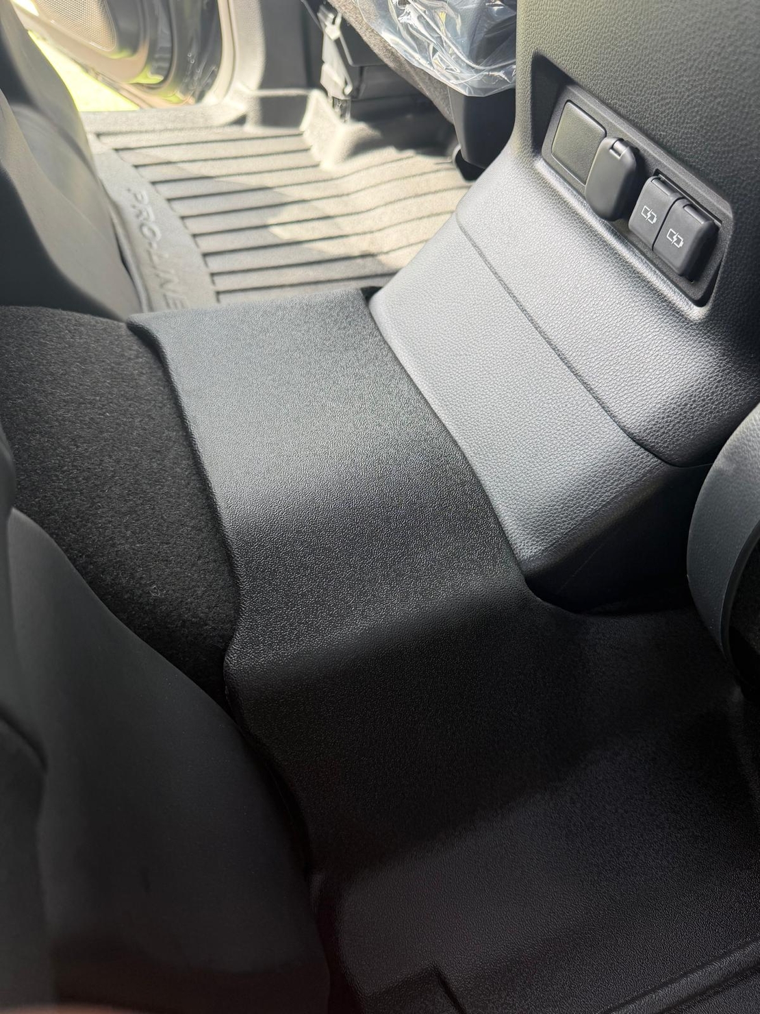 שטיחי 3D לטויוטה לנד קרוזר 2025 ומעלה (3 חלקים) Proline