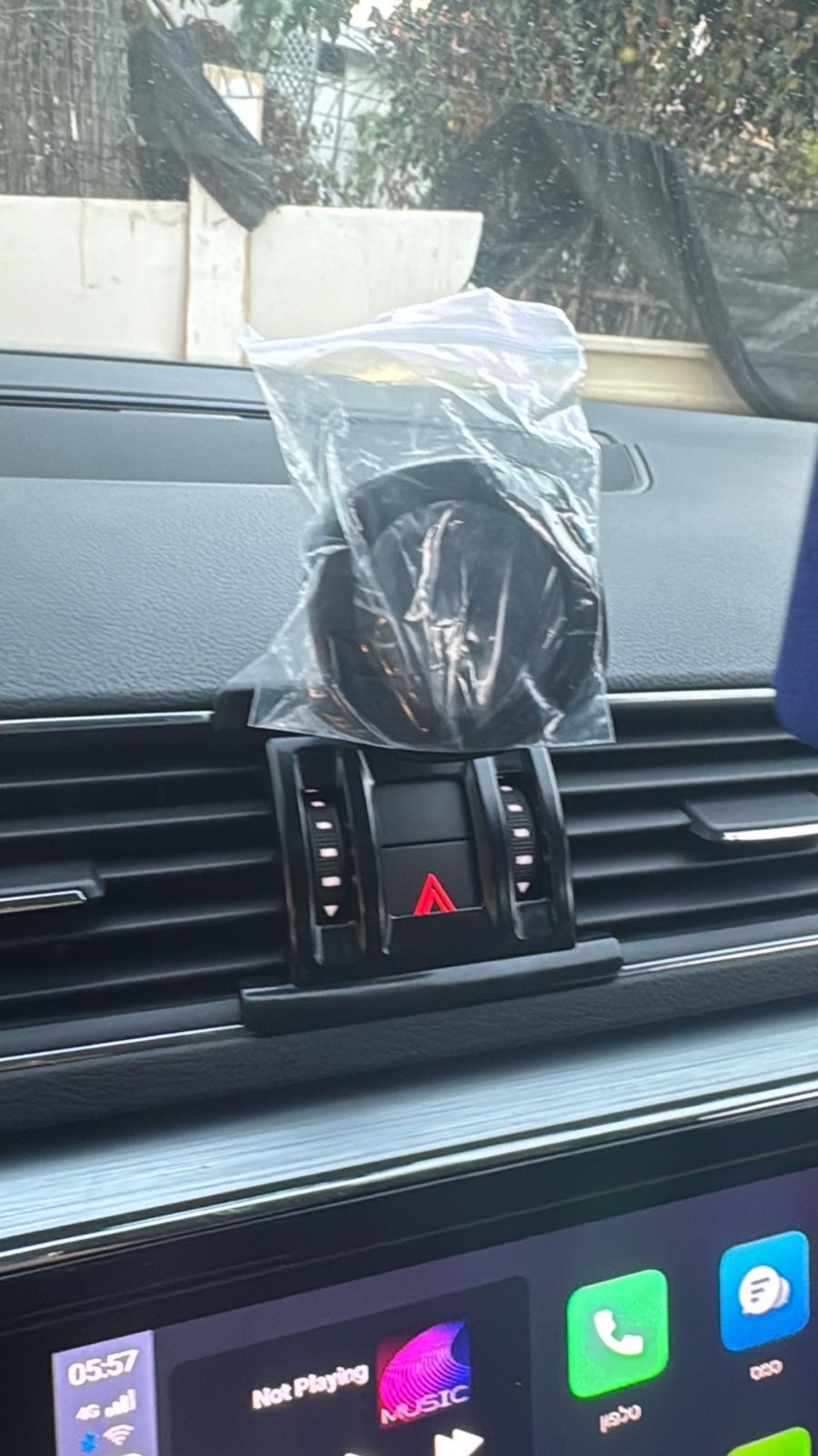 מעמד לטלפון תואם מקור לסקודה סופרב 2015-2024