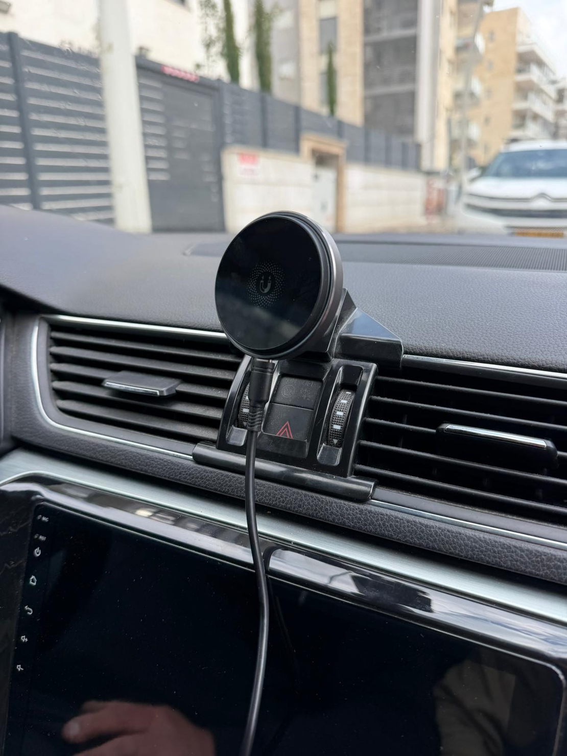 מעמד לטלפון תואם מקור לסקודה סופרב 2015-2024