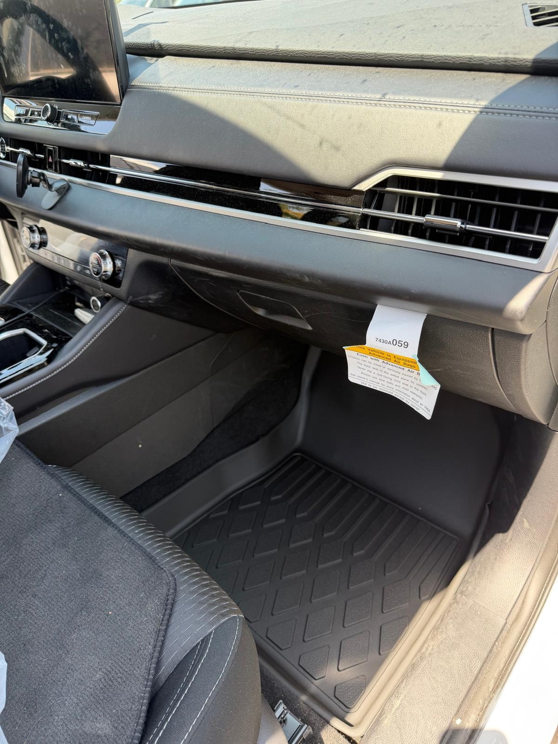 שטיחי 3D למיצובישי אאוטלנדר 2022 ומעלה (3 שורות)