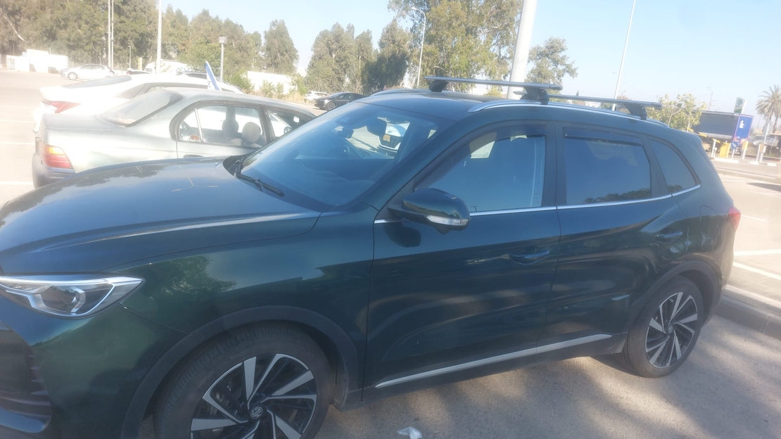 גגון אלומיניום לרכבים עם מוטות אורך צמודים (135 ס