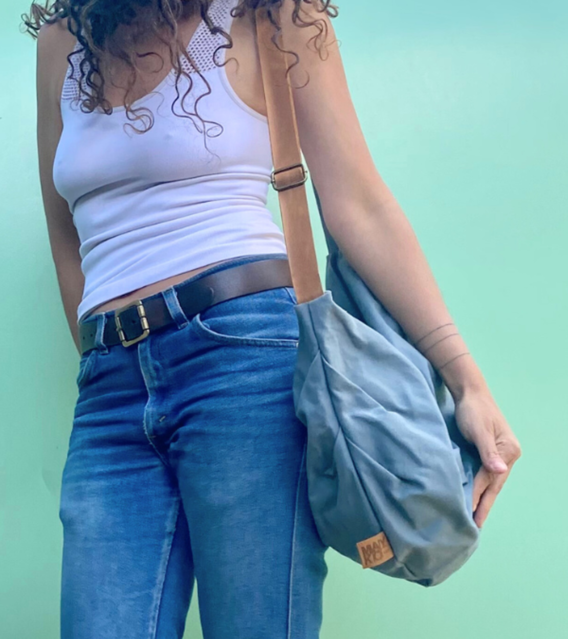 תיק סופי מייקו, תיק אלכסון, תיק צד נשים, תיק שק, תיק קנבס לאישה, תיק קנבס אפור, תיק מעוצב לנשים, מתנה לחברה, מתנה לאישה