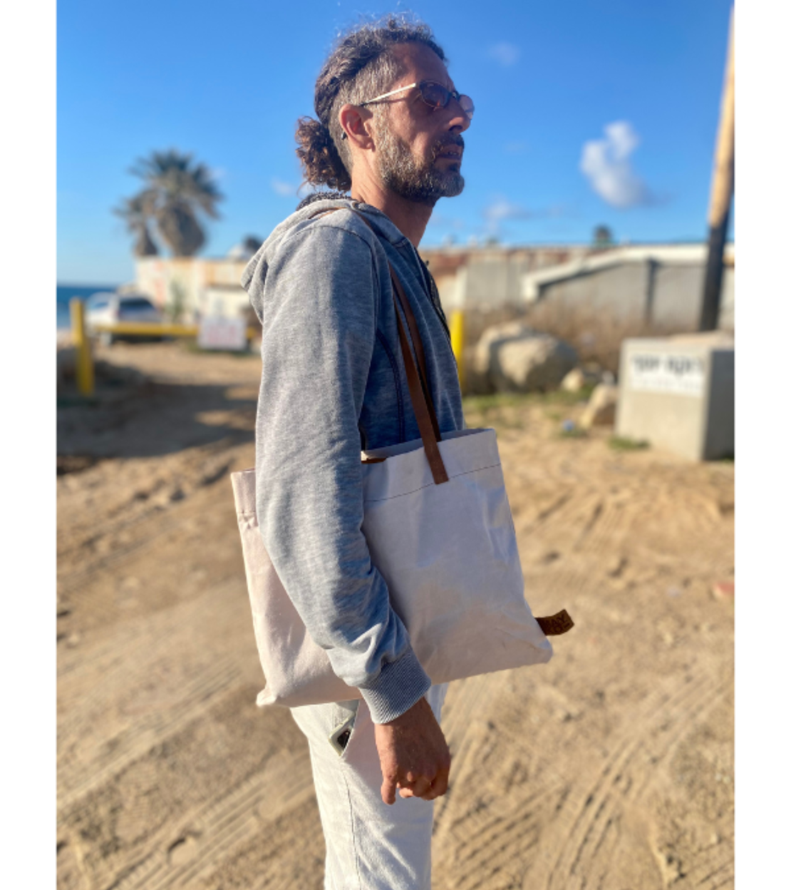 תיק בד, תיק לבן, תיק, תיק קנבס, תיק קנבס גברים, תיק מעוצב, תיקי מעצבים, תיק לגבר,  תיק גברים ליום יום, תיקי גברים, תיקים לגברים, תיקי בד פשוטים, תיק בד צד, תיקי בד כותנה, תיקי בד מעוצבים, תיק צד גברים, תיק צד לגבר, תיק טוט