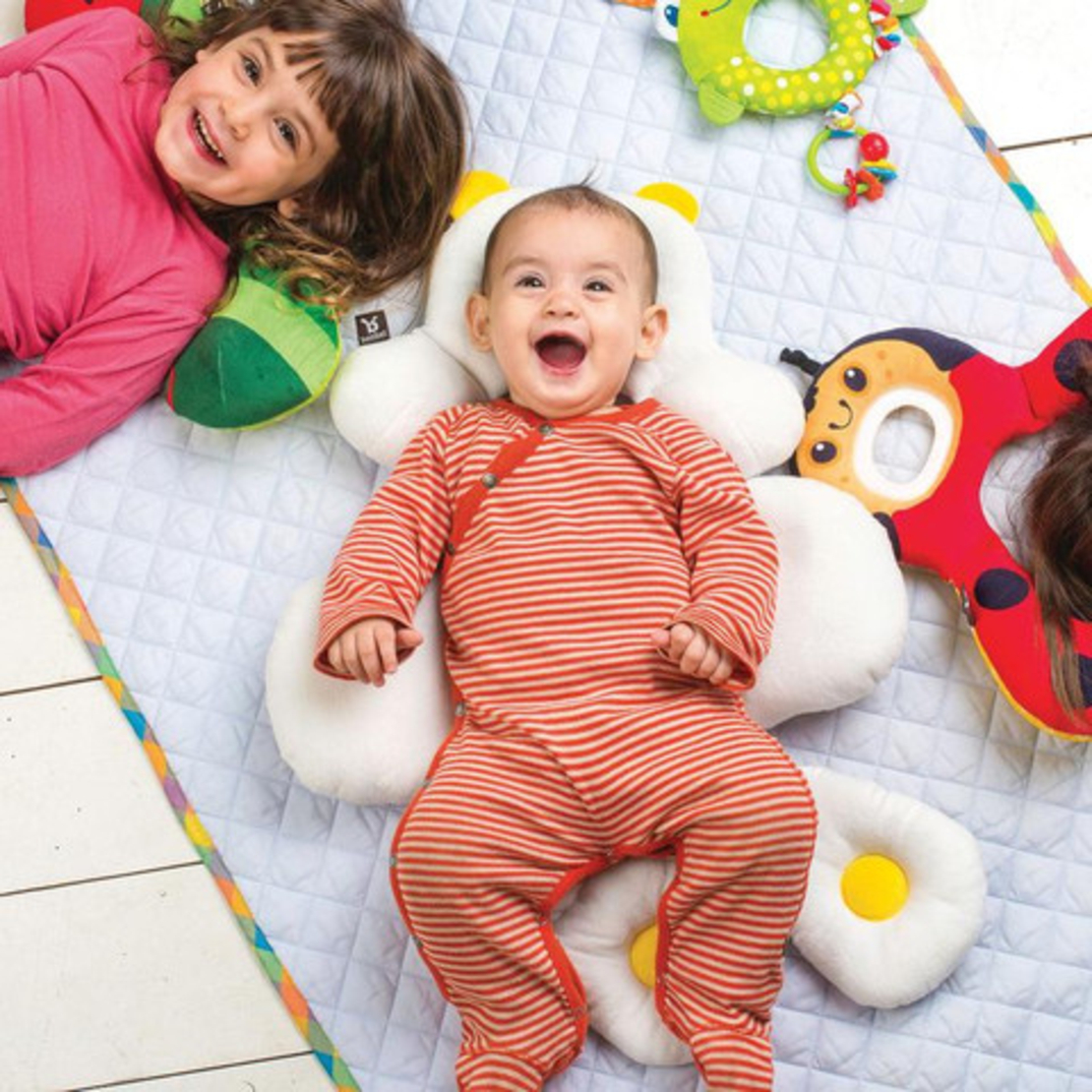 מקטין מרופד לתינוק, דו-צדדי עם תמיכת ראש לסלקל / עגלה / כיסא בטיחות - לבן/אפור בנבת