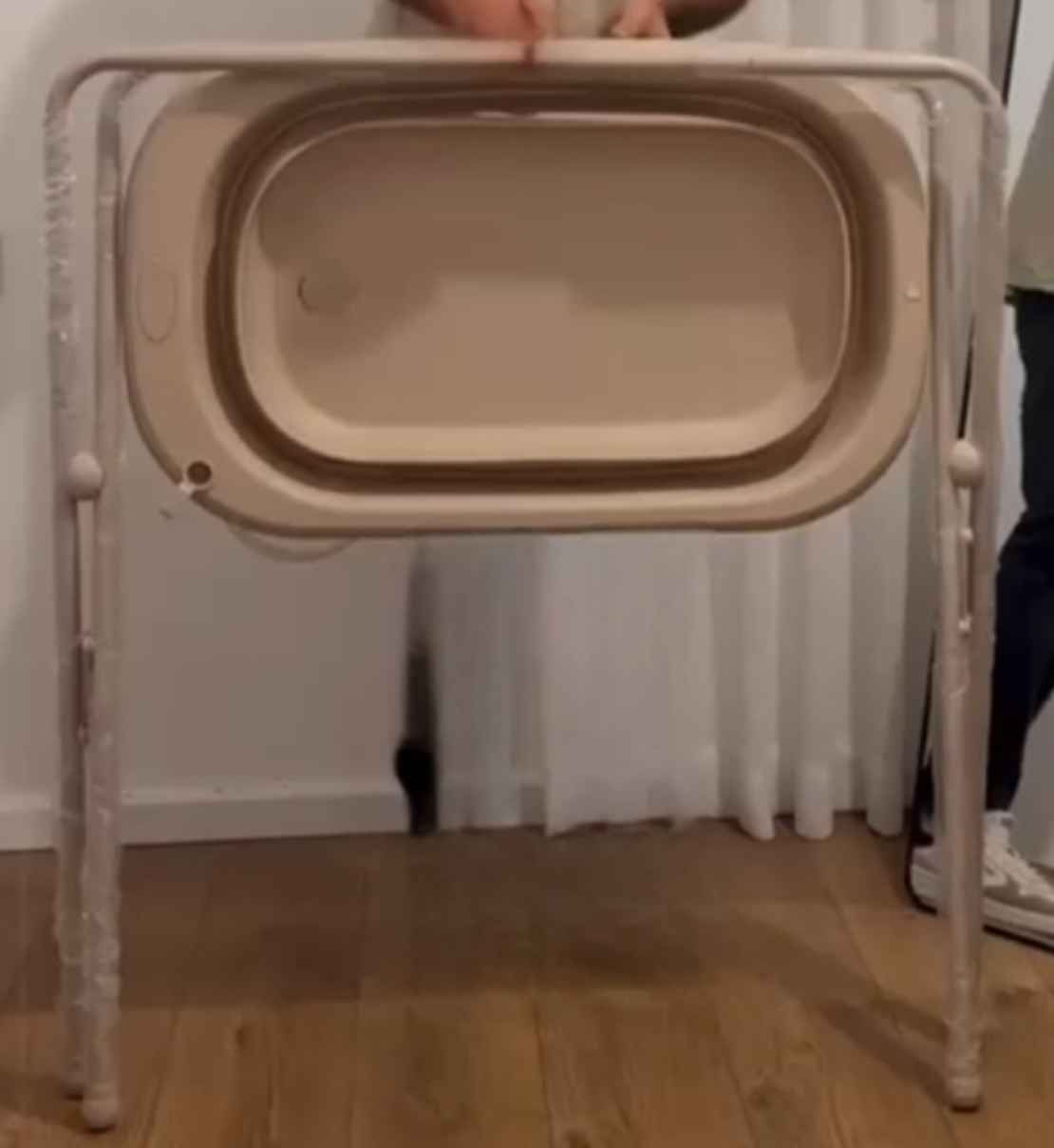אמבטיה סיליקון מתקפלת+ מעמד מובנה Magic fold
