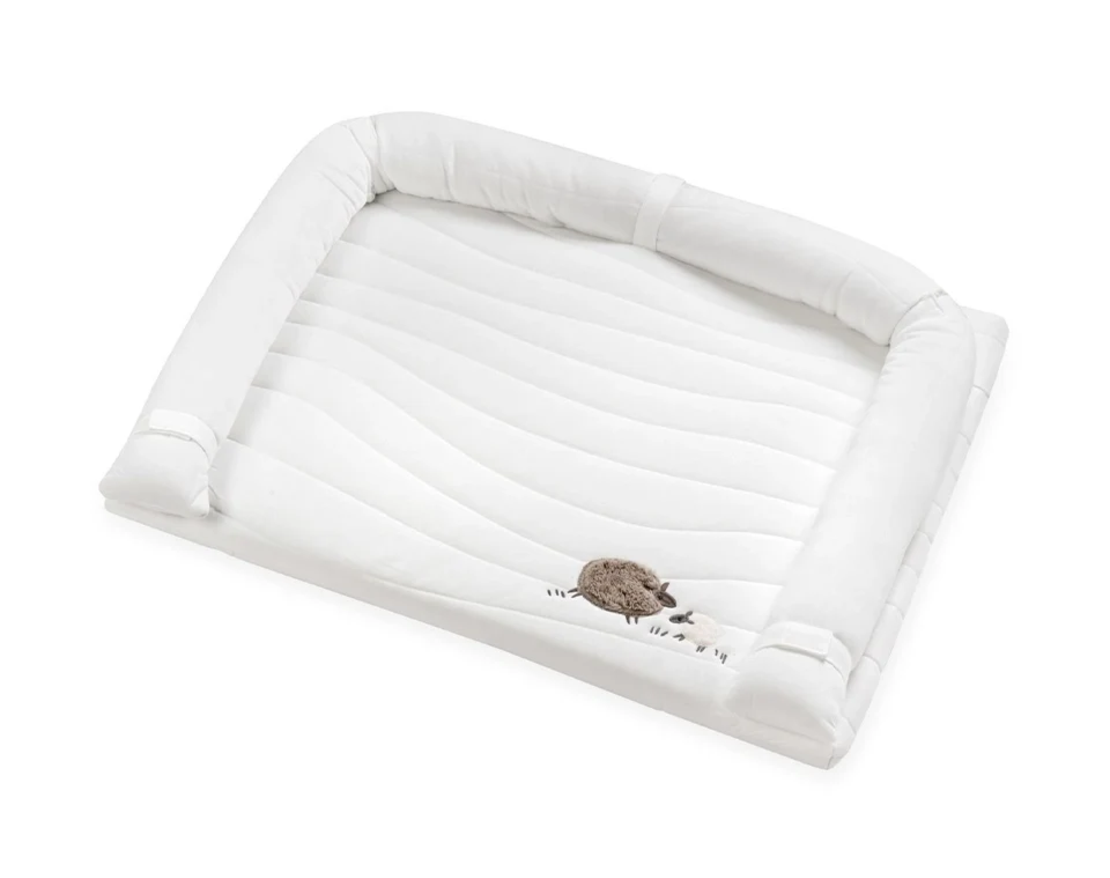 *משטח החתלה כבשים לבן לורה